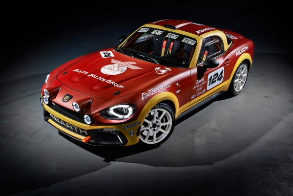 Abarth 124 rally - 2016 - profil avant / front side-face / profilo prima