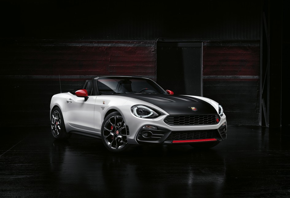Abarth 124 spider - 2016 - profil avant / front side-face