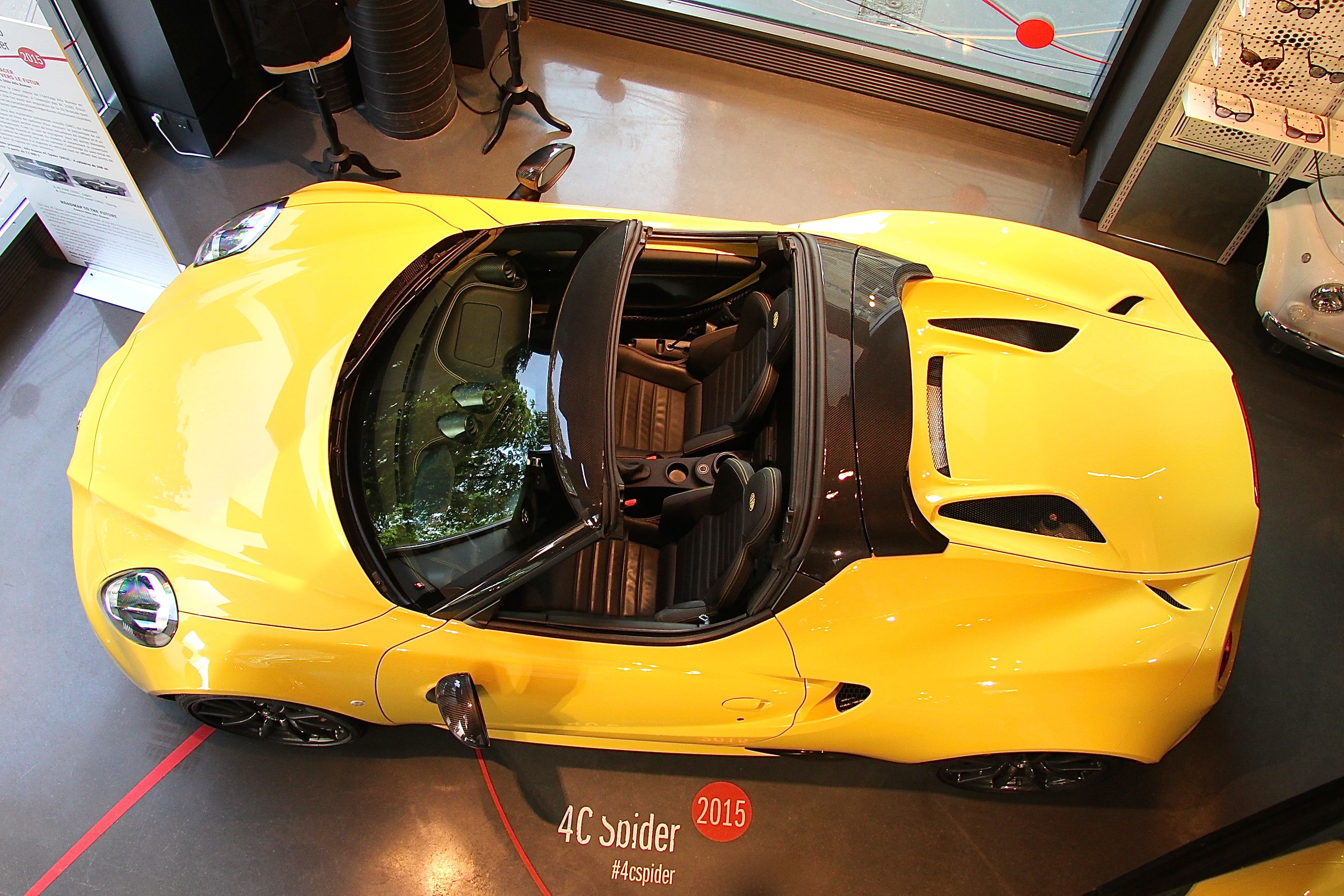 Alfa Romeo - 4C Spider - MotorVillage - Alfa Romeo : la beauté nécessaire - 2015 - Photographie Ludo