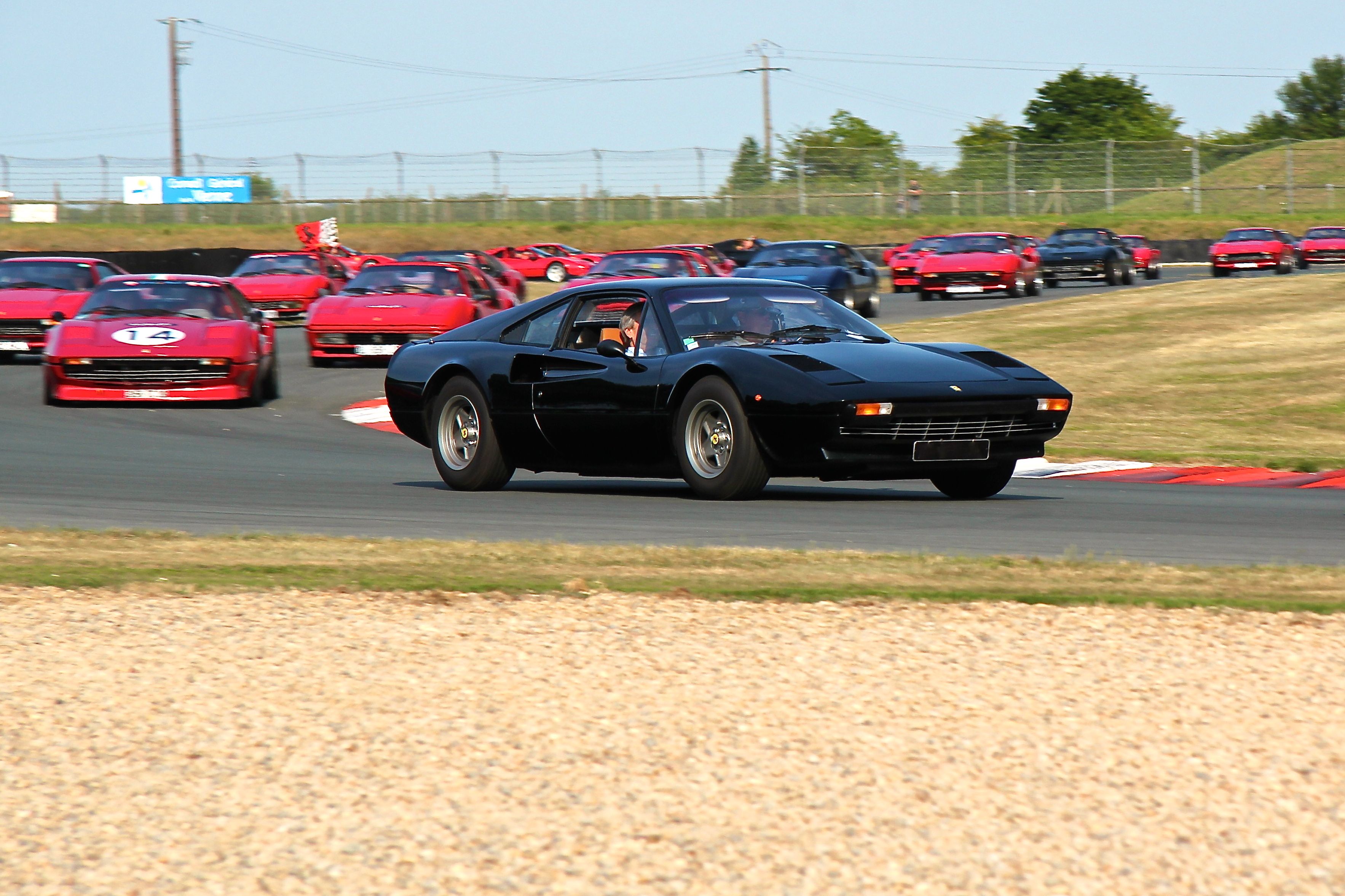 Parade Ferrari 308/328 - Sport et Collection 2015 - Photographie Ludo