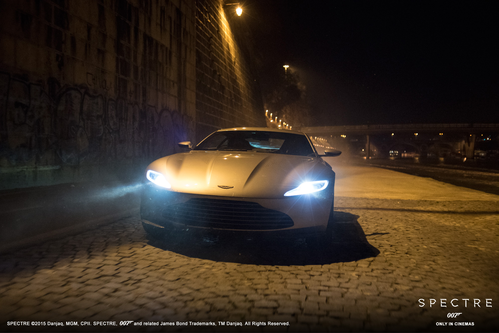 Aston Martin DB10 - Spectre 2015 - avant / front