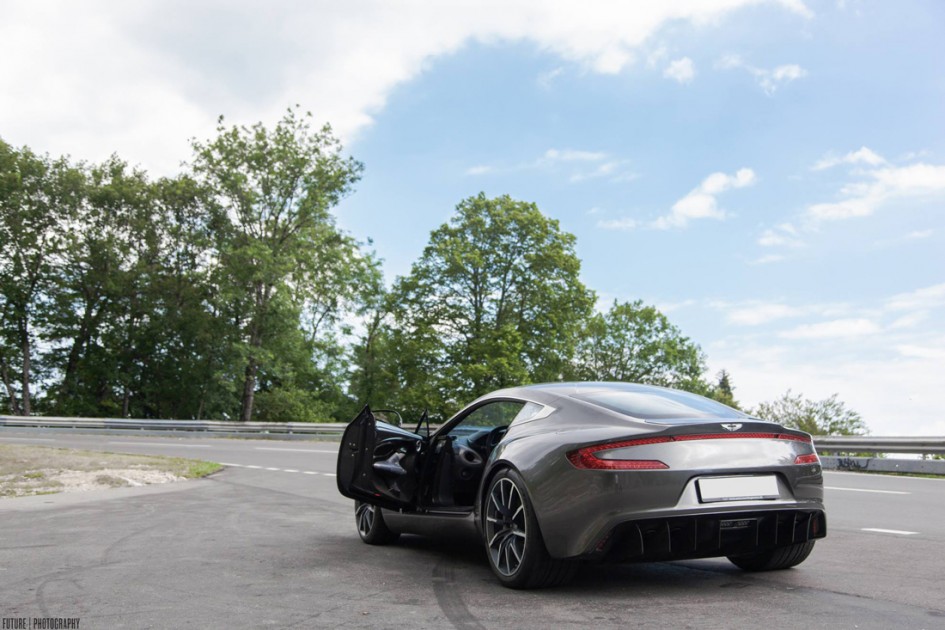 Aston Martin One 77 - Arrière - Future Photography