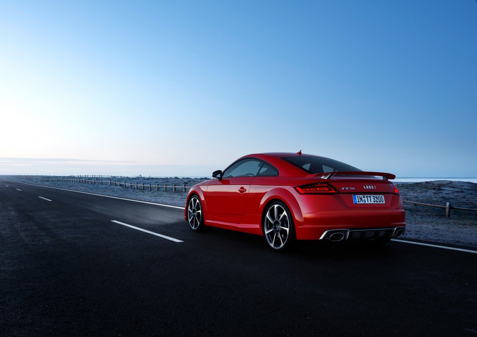 Audi TT RS coupe - 2016 - rear side-face / profil arrière