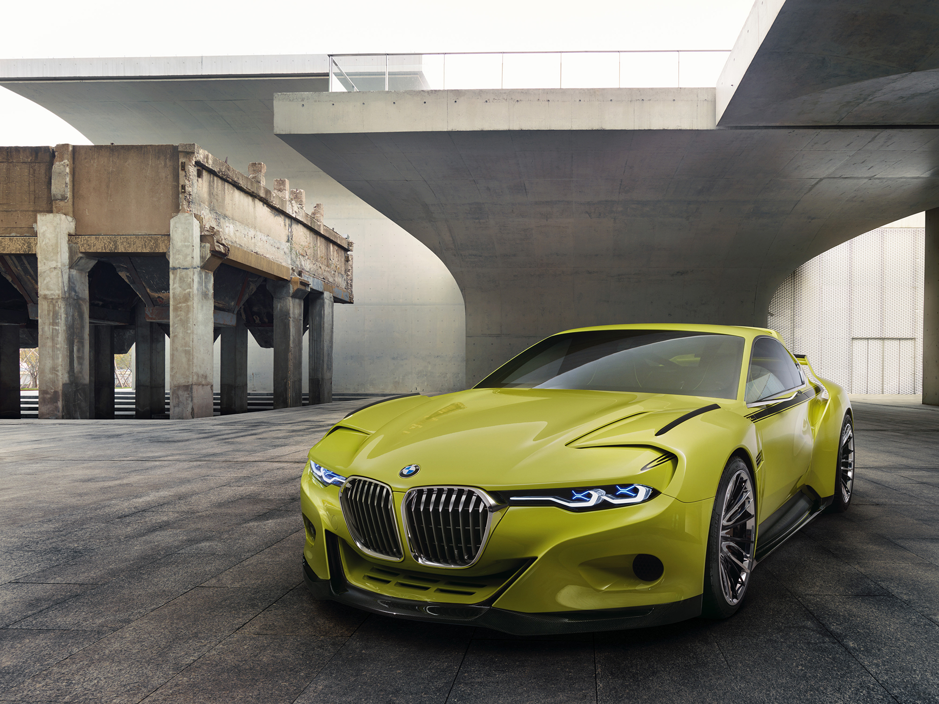 BMW 3.0 CSL Hommage - external front / avant extérieur