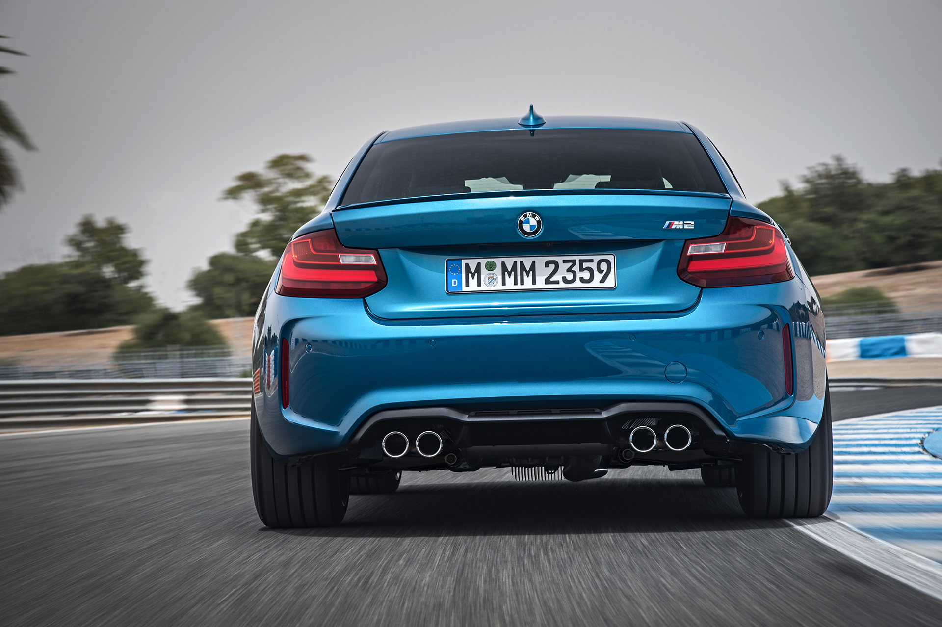 BMW M2 - 2016 - arrière / rear - sur circuit / on track