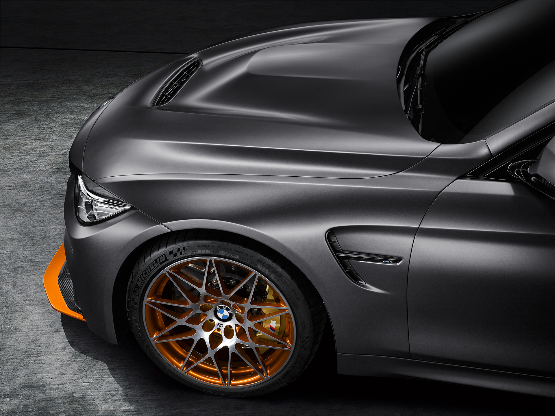 BMW M4 GTS - capot / hood