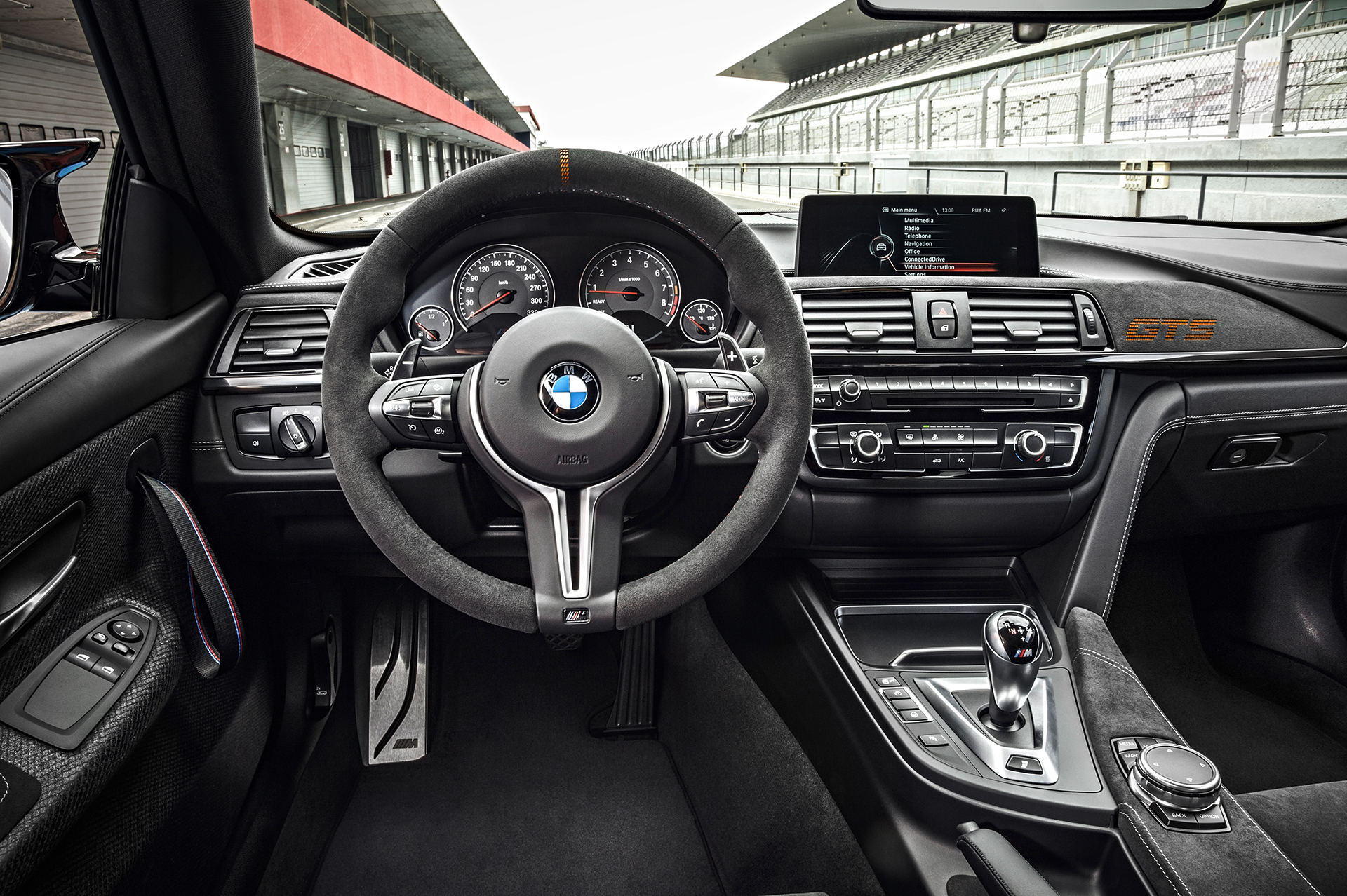 BMW M4 GTS - volant / racing wheel