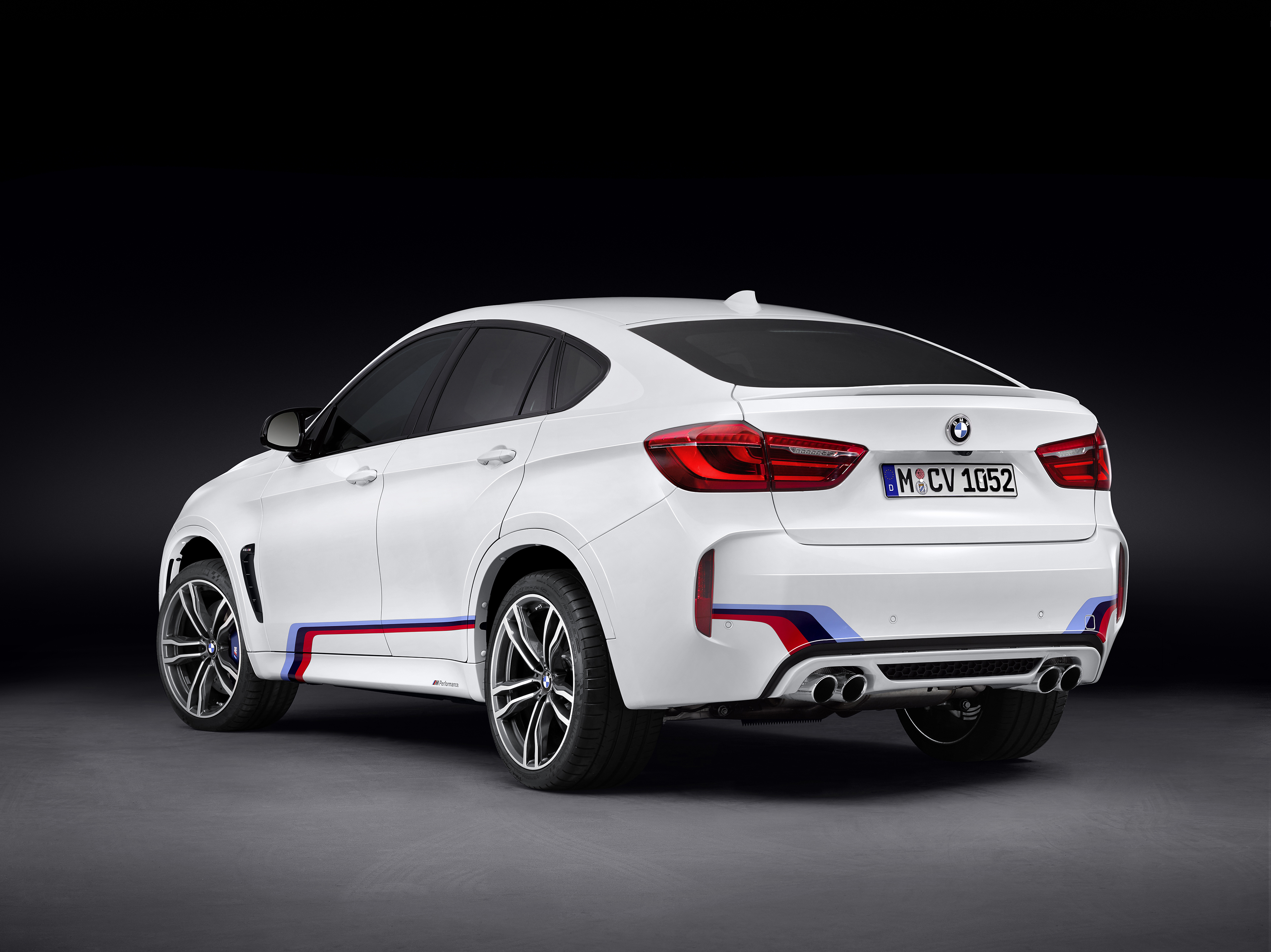 BMW X6 M - profil arrière