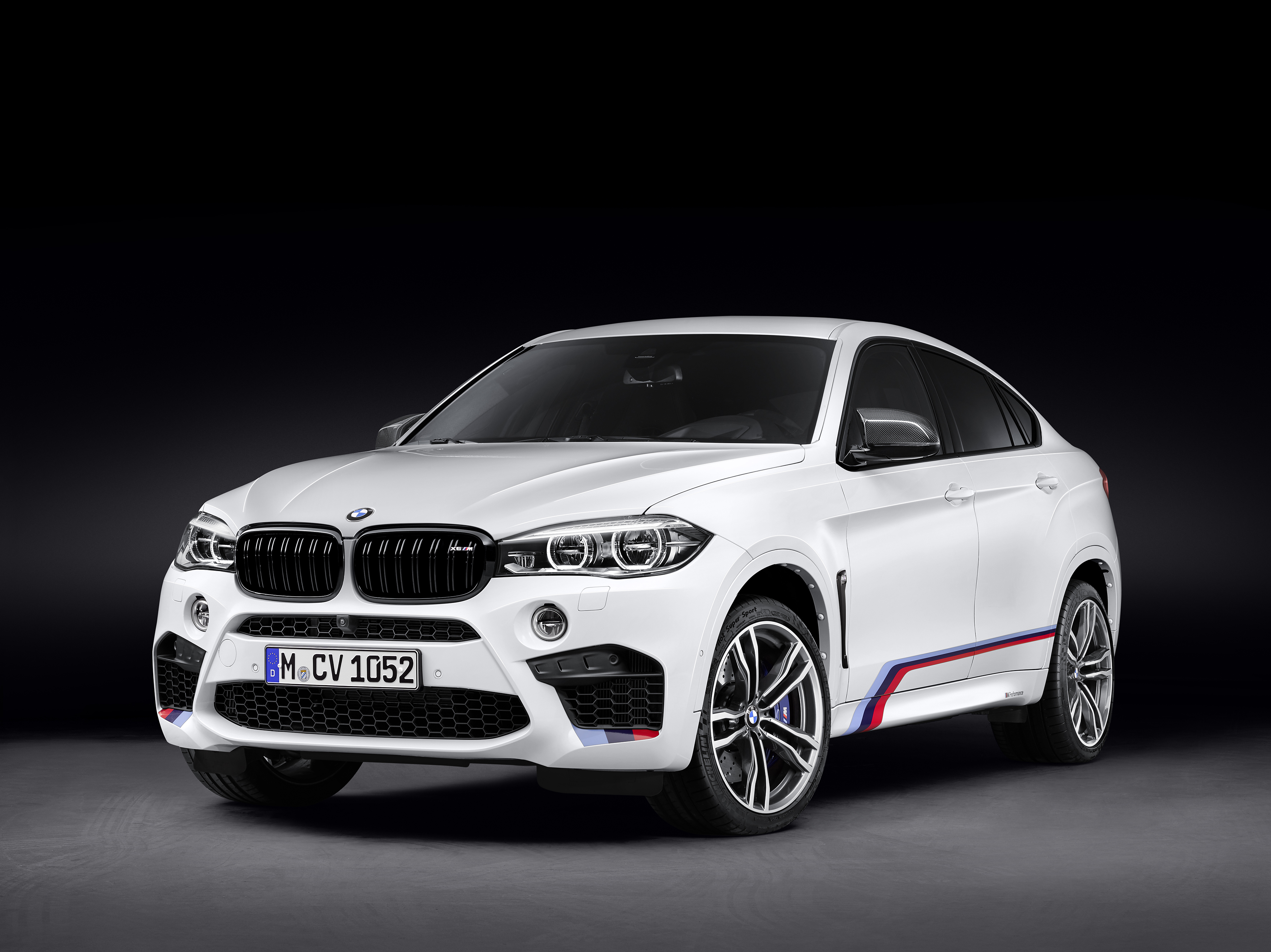 BMW X6 M - profil avant