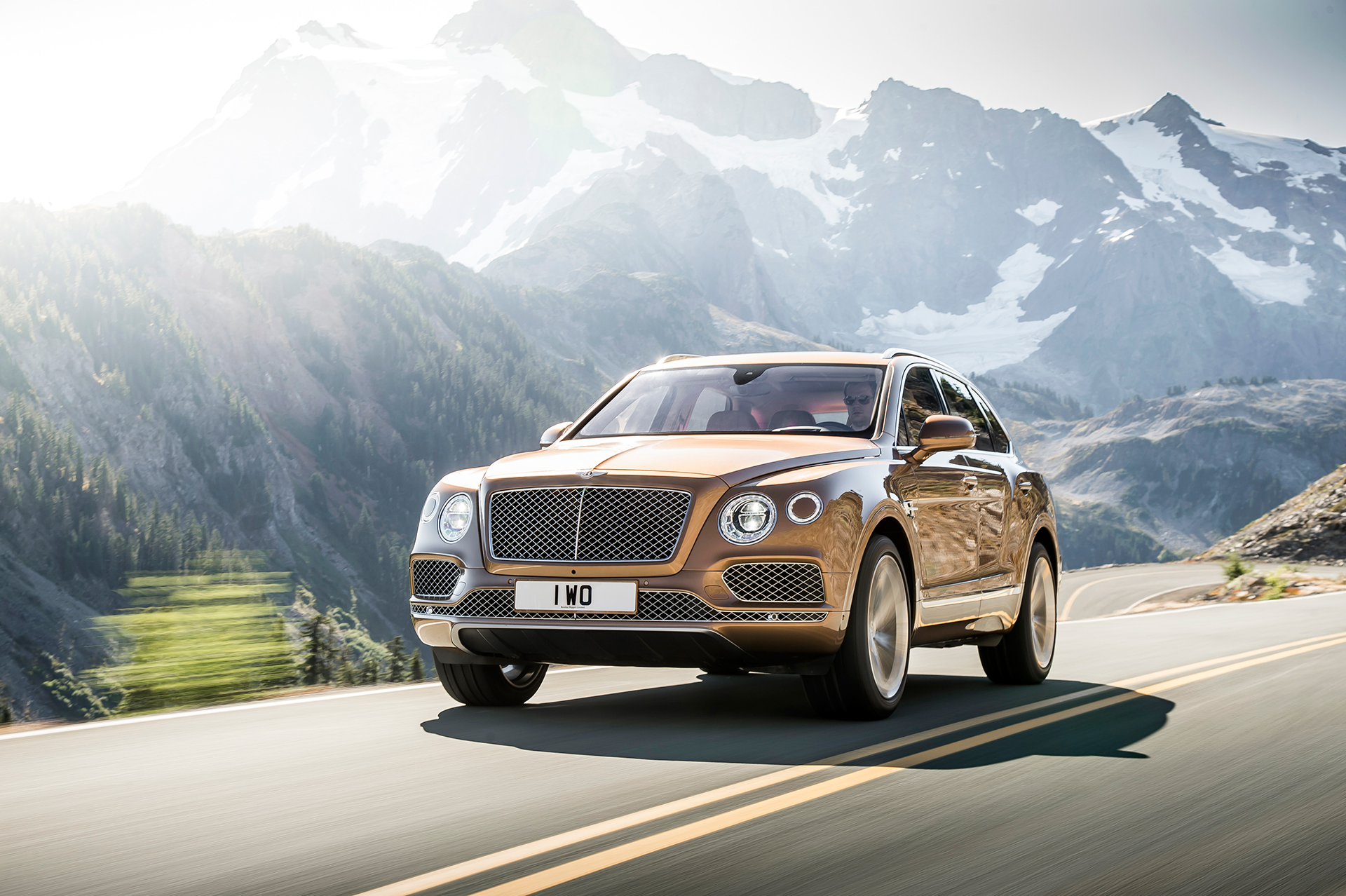 Bentley Bentayga - front / avant