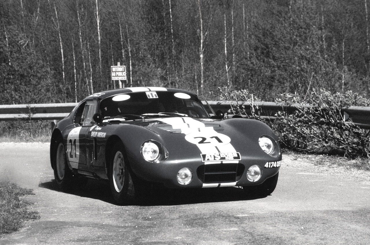 Shelby Cobra - Rallyes Véhicules Historiques de Compétition - Photographie : Thierry Le Bras