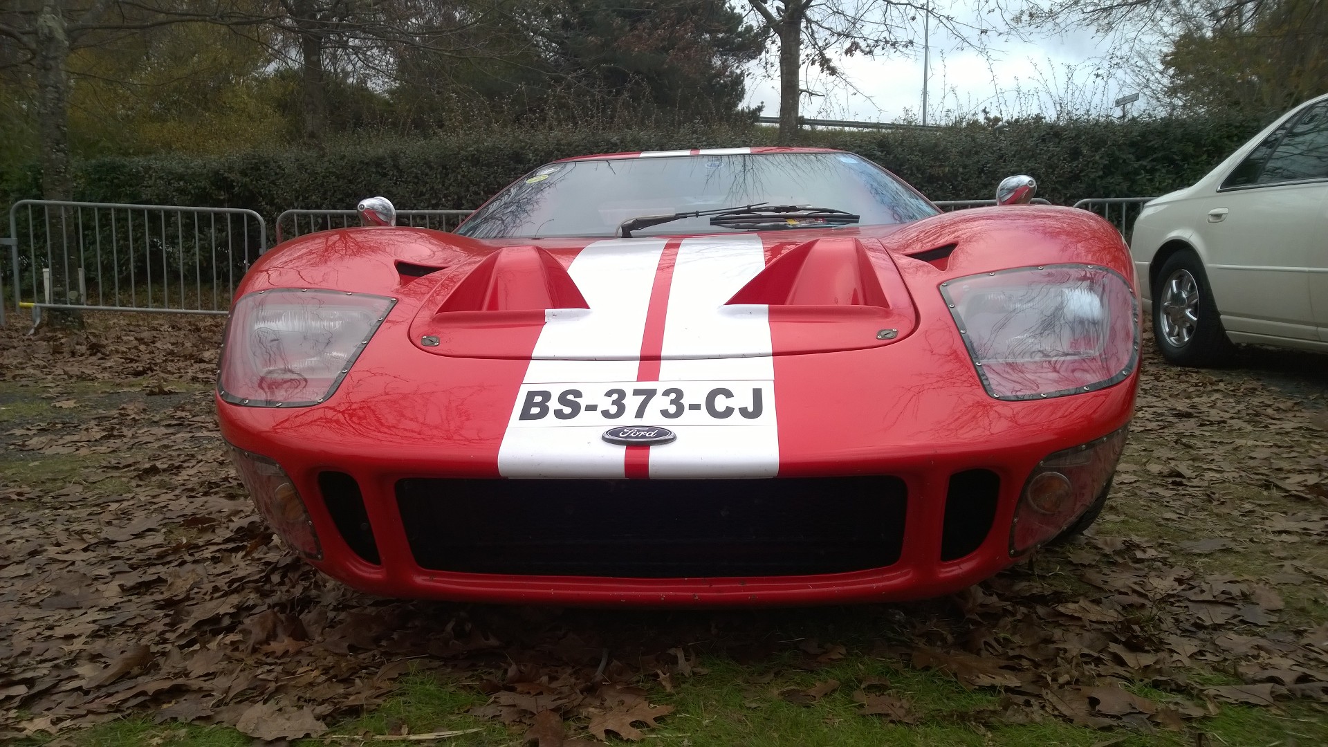 DM - photo - Ford GT40 - avant / front - Ouest Motors Festival 2015 Lorient