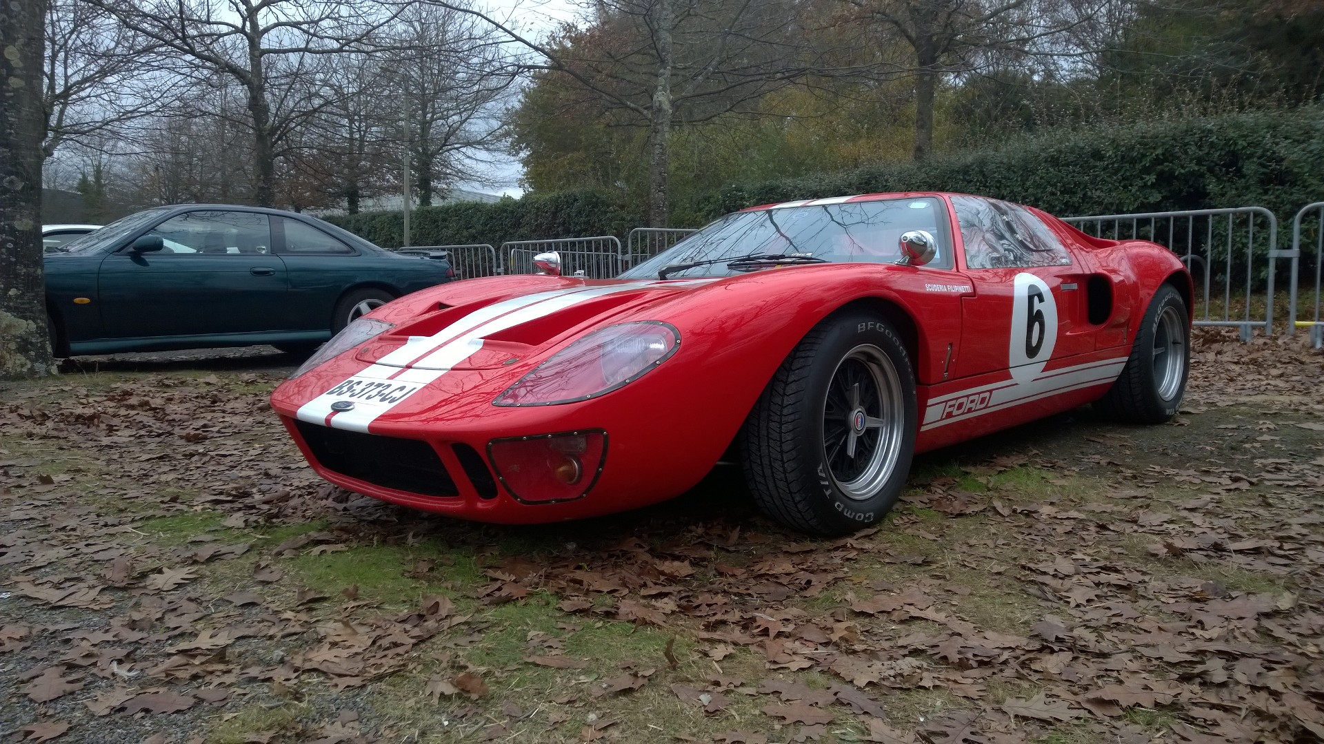 DM - photo - Ford GT40 - profil avant / front side-face - Ouest Motors Festival 2015 Lorient