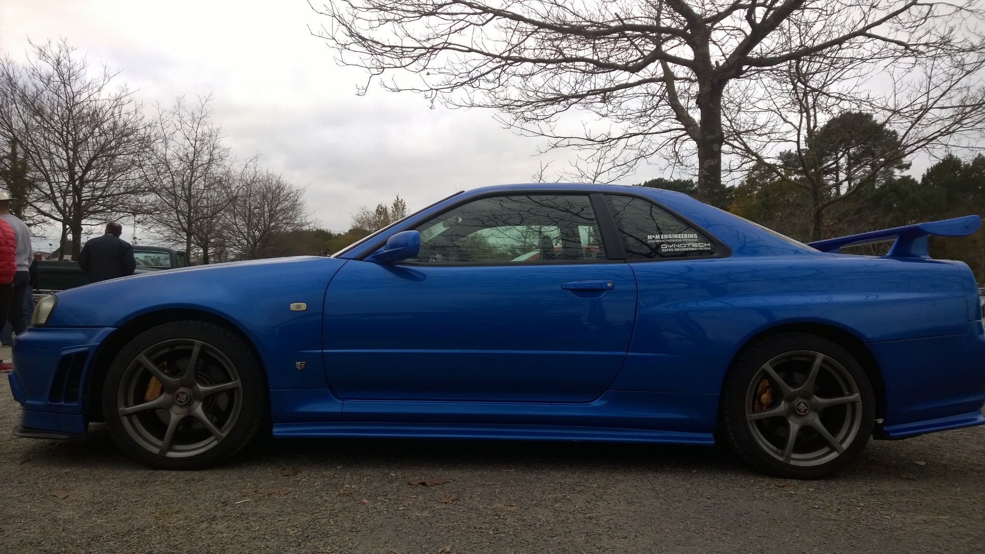 DM - photo - Nissan-GT-R V spec - profil / side-face - Ouest Motors Festival 2015 Lorient