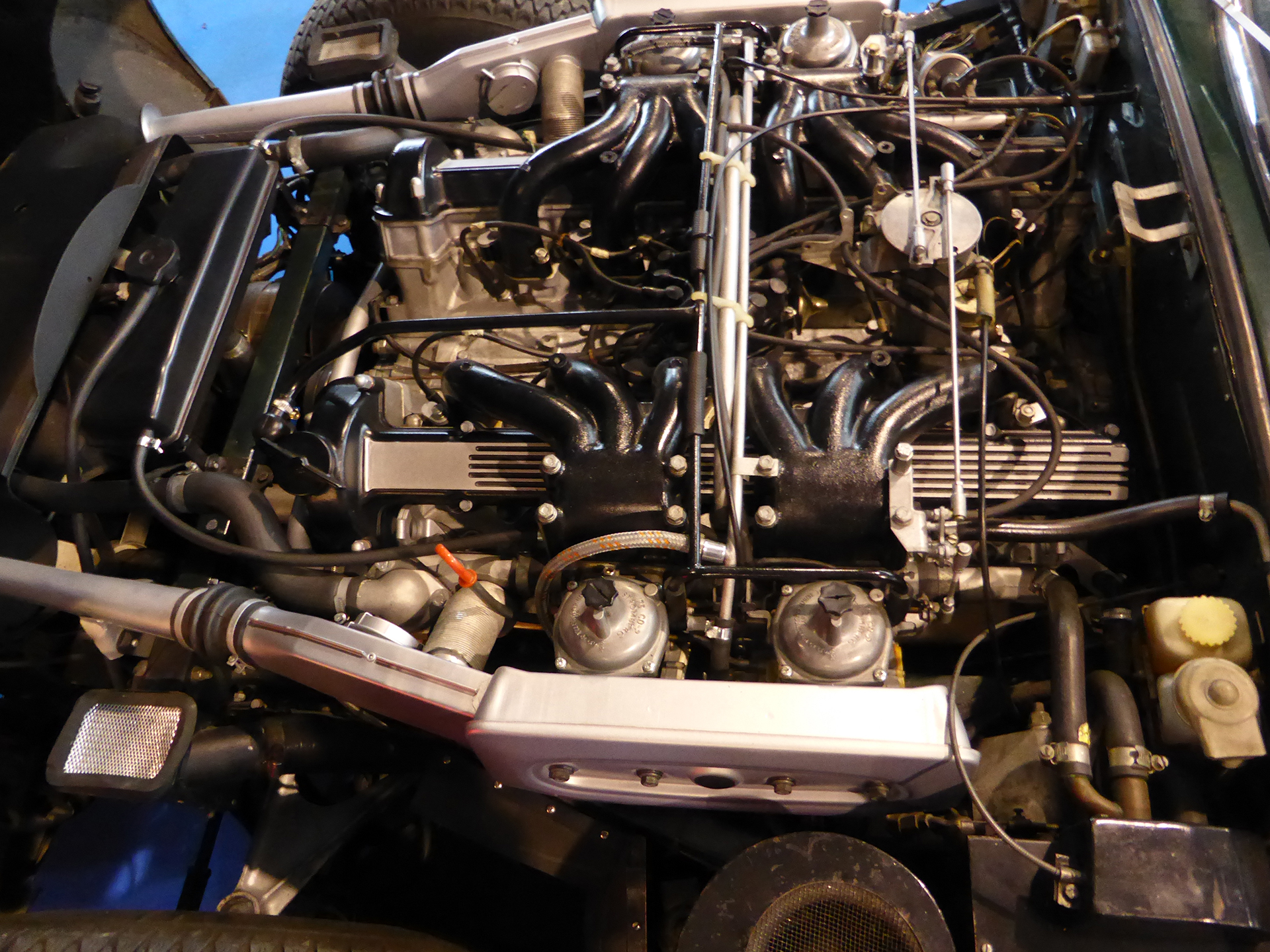 DM - photo - Jaguar E Type - engine / moteur - Ouest Motors Festival 2015