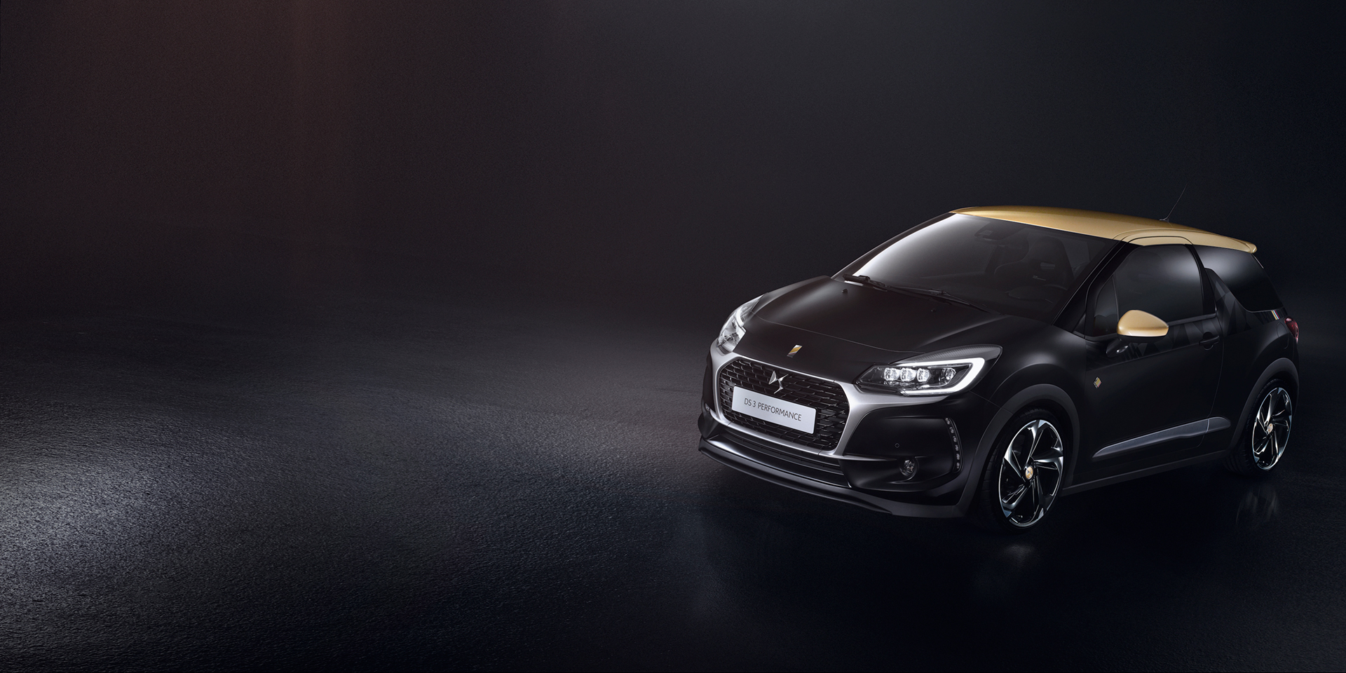 DS Automobiles - 2016 - DS 3 Performance - profil avant / front side-face