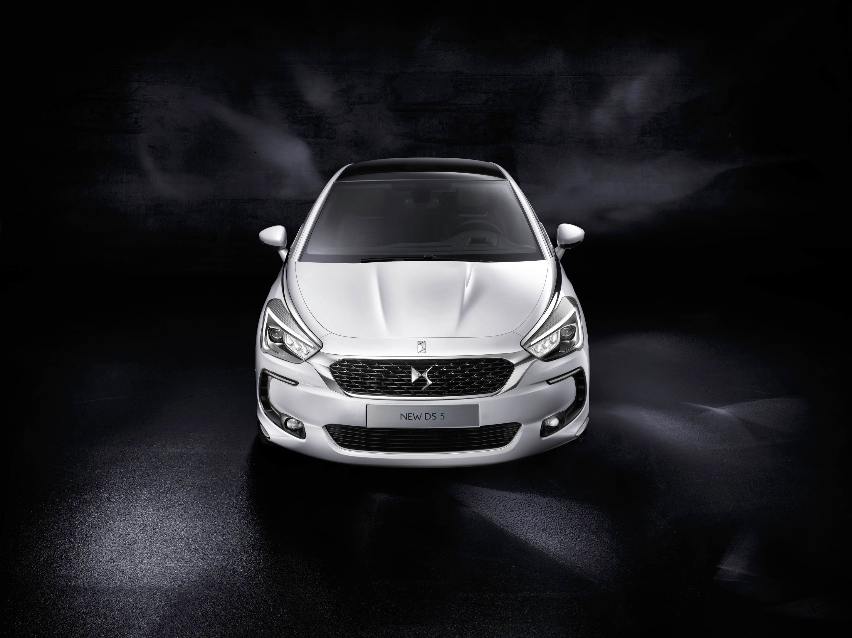 DS 5 avant - DS Automobiles