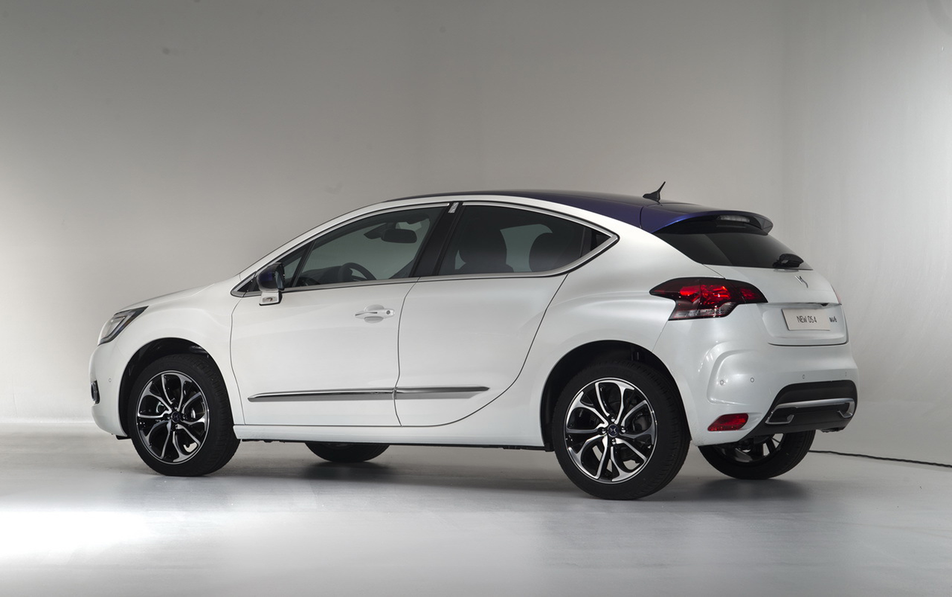 New DS 4 - DS Automobiles - 2015 - arrière / rear