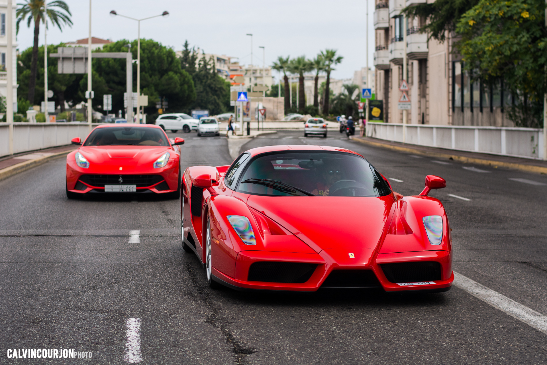 Ferrari Enzo, Ferrari F12 - face avant - Cote dAzur - 2015 - Calvin Courjon