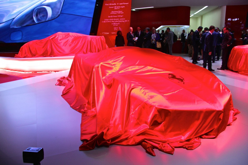 Ferrari stand - Journée Presse - 2016 - Mondial Auto - photo Ludo Ferrari