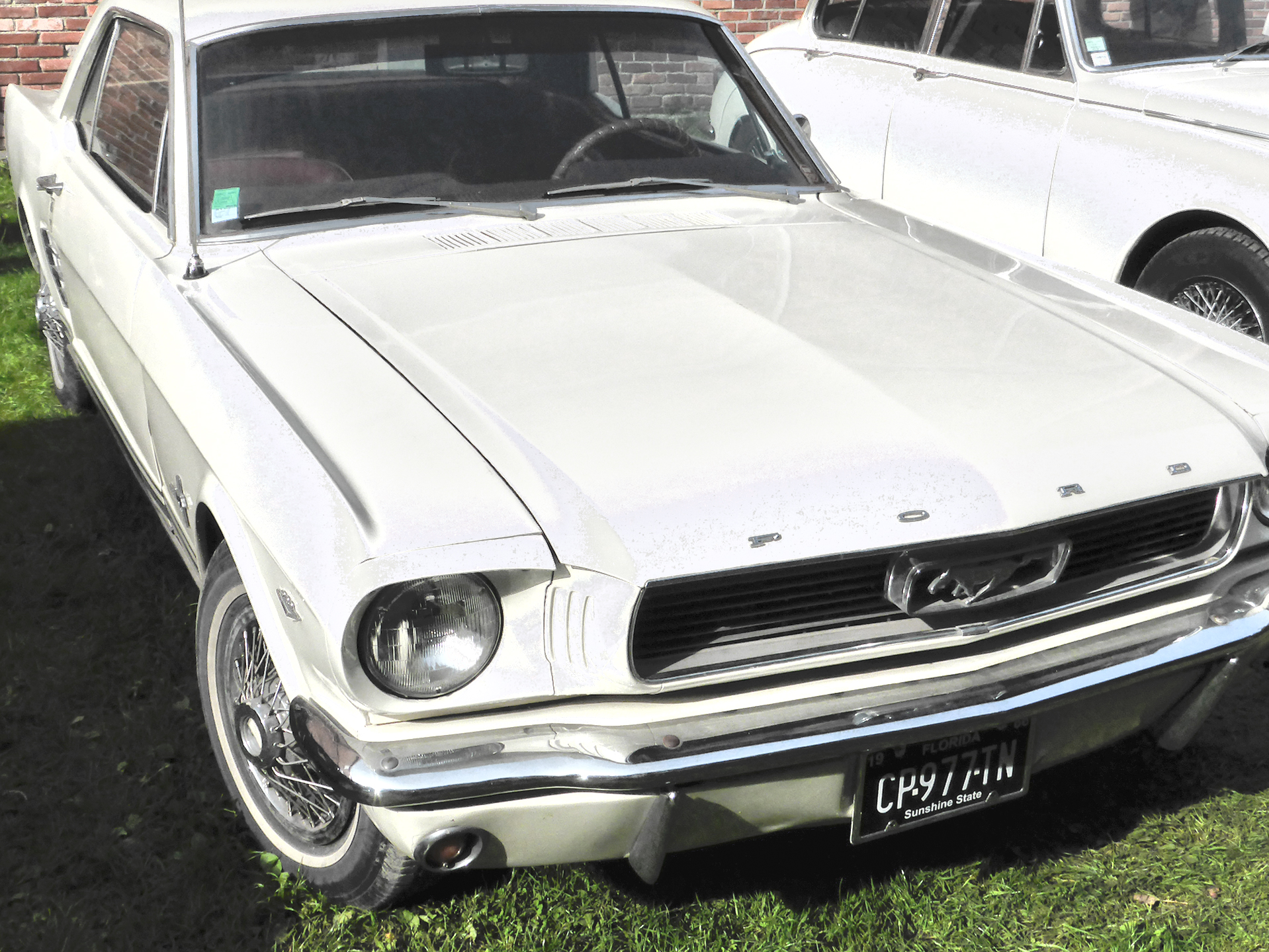 Mustang 1960s Coupe avant - Lorient 2015 - photo ELJ - DESIGNMOTEUR