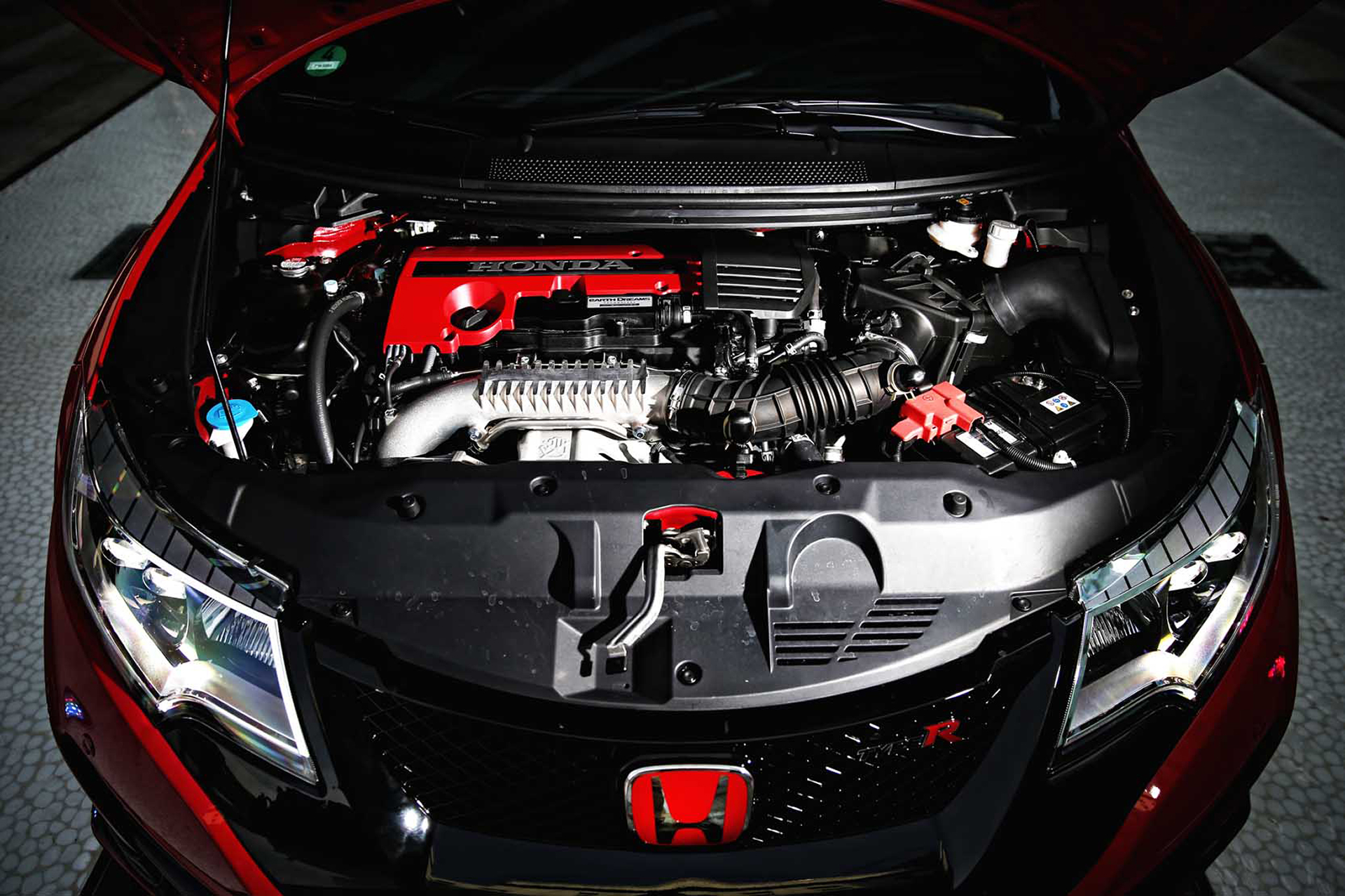 Honda Civic Type R - 2015 - under the hood / sous le capot