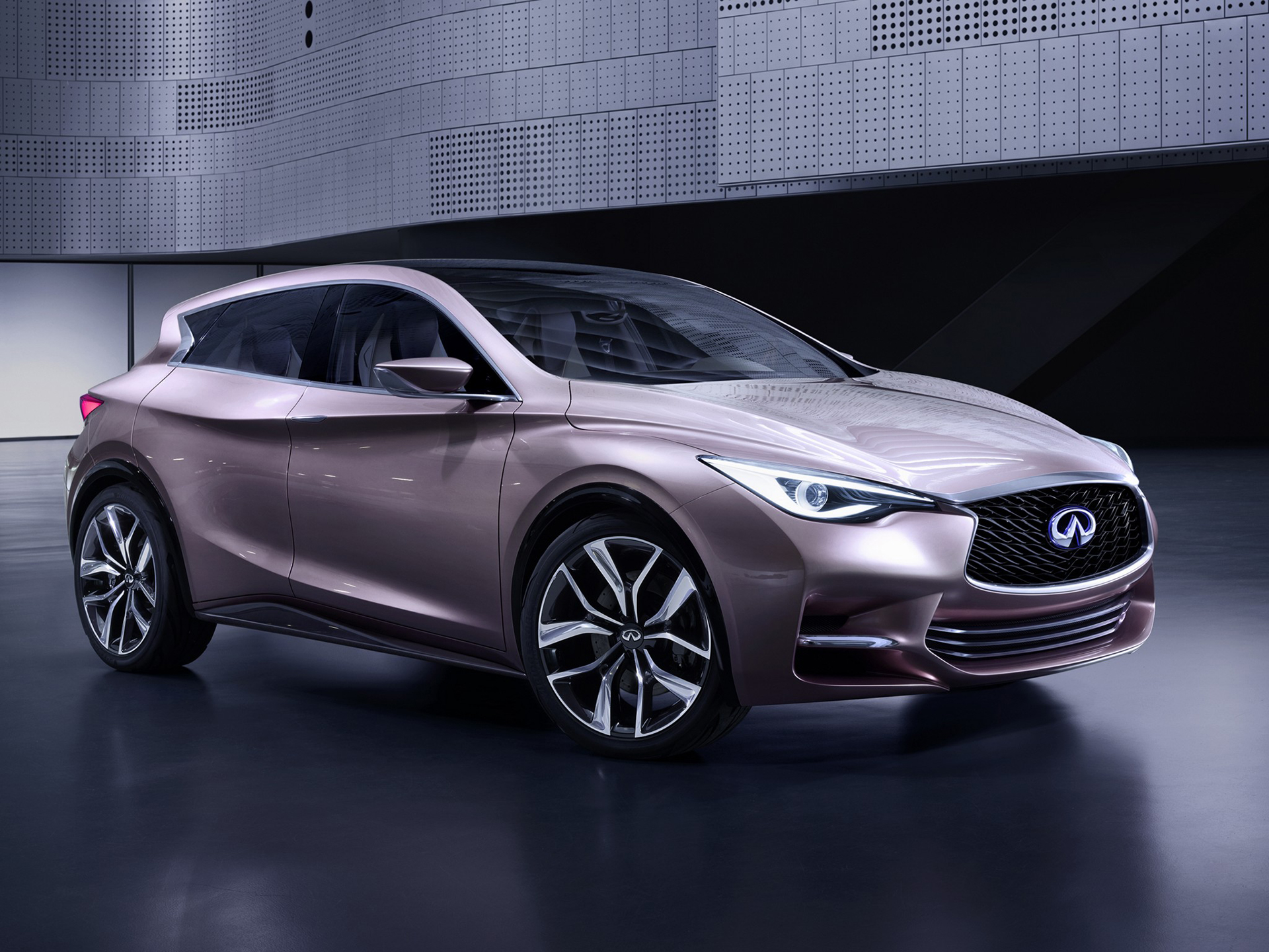 Infiniti Q30 Concept - 2013 - front side-face / profil avant