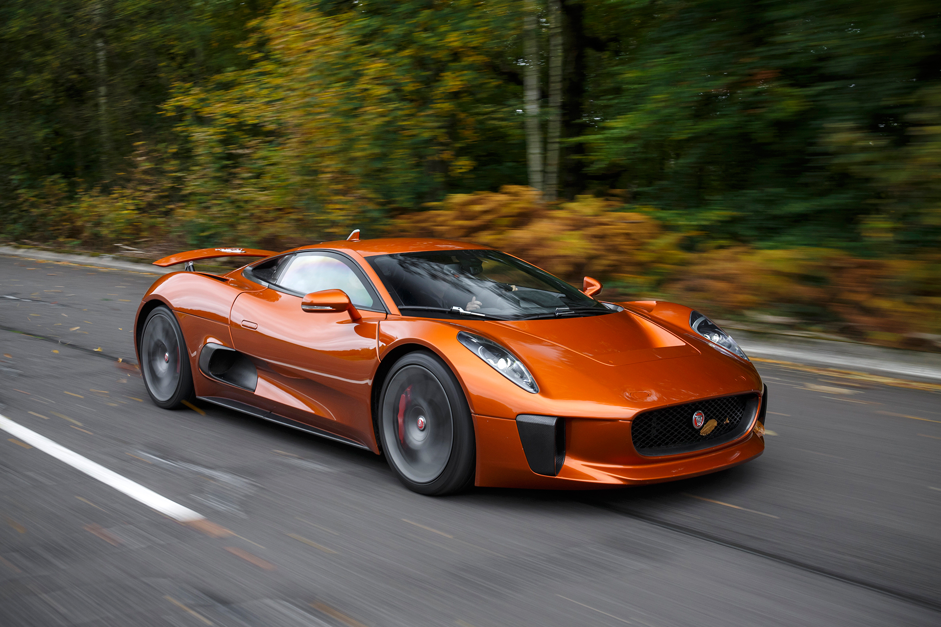 Jaguar C-X75 - Spectre - 2015 - profil avant / front side-face - route / road