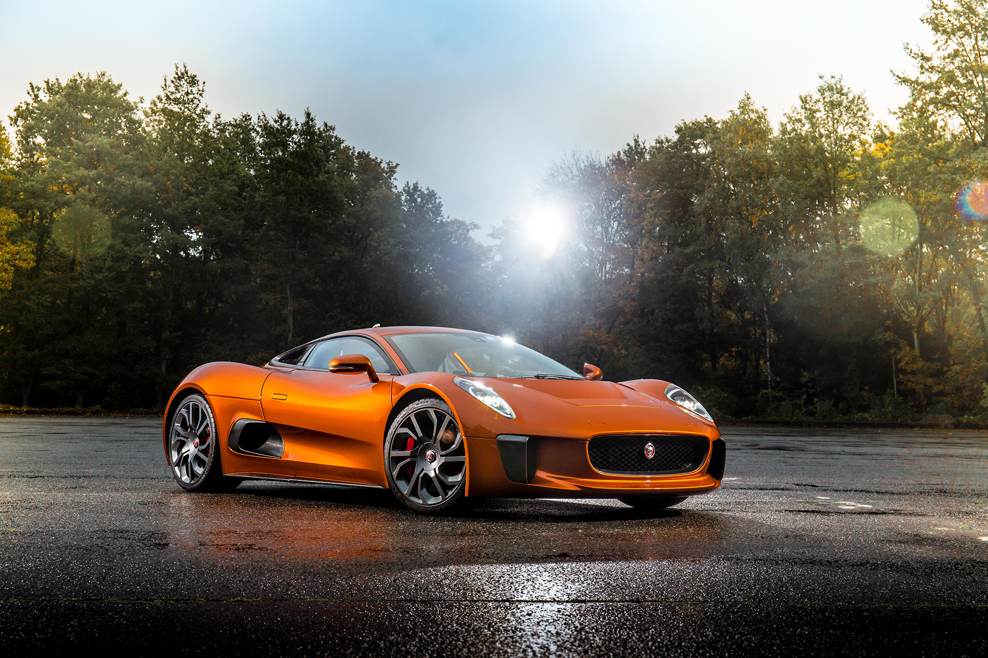 Jaguar C-X75 - Spectre - 2015 - profil avant / front side-face