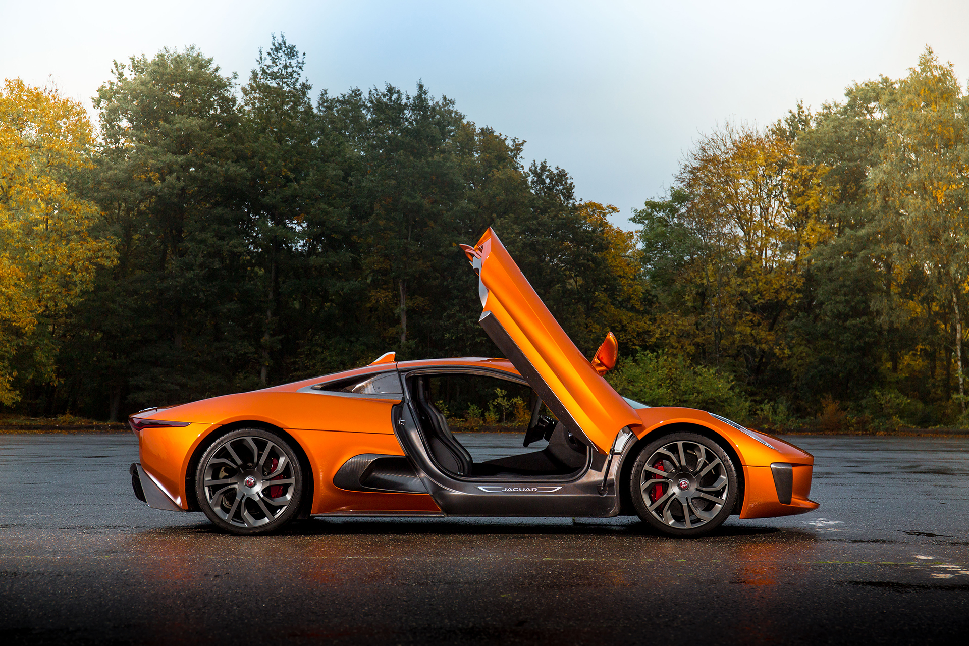 Jaguar C-X75 - Spectre - 2015 - profil / side-face - portes ouvertes / open doors