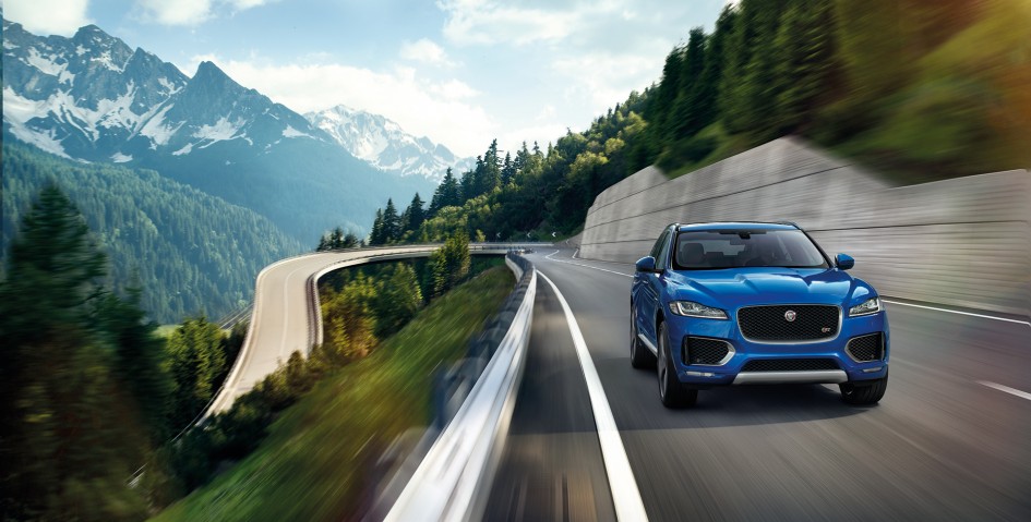 Jaguar F-PACE - front (landscape) / avant (paysage)