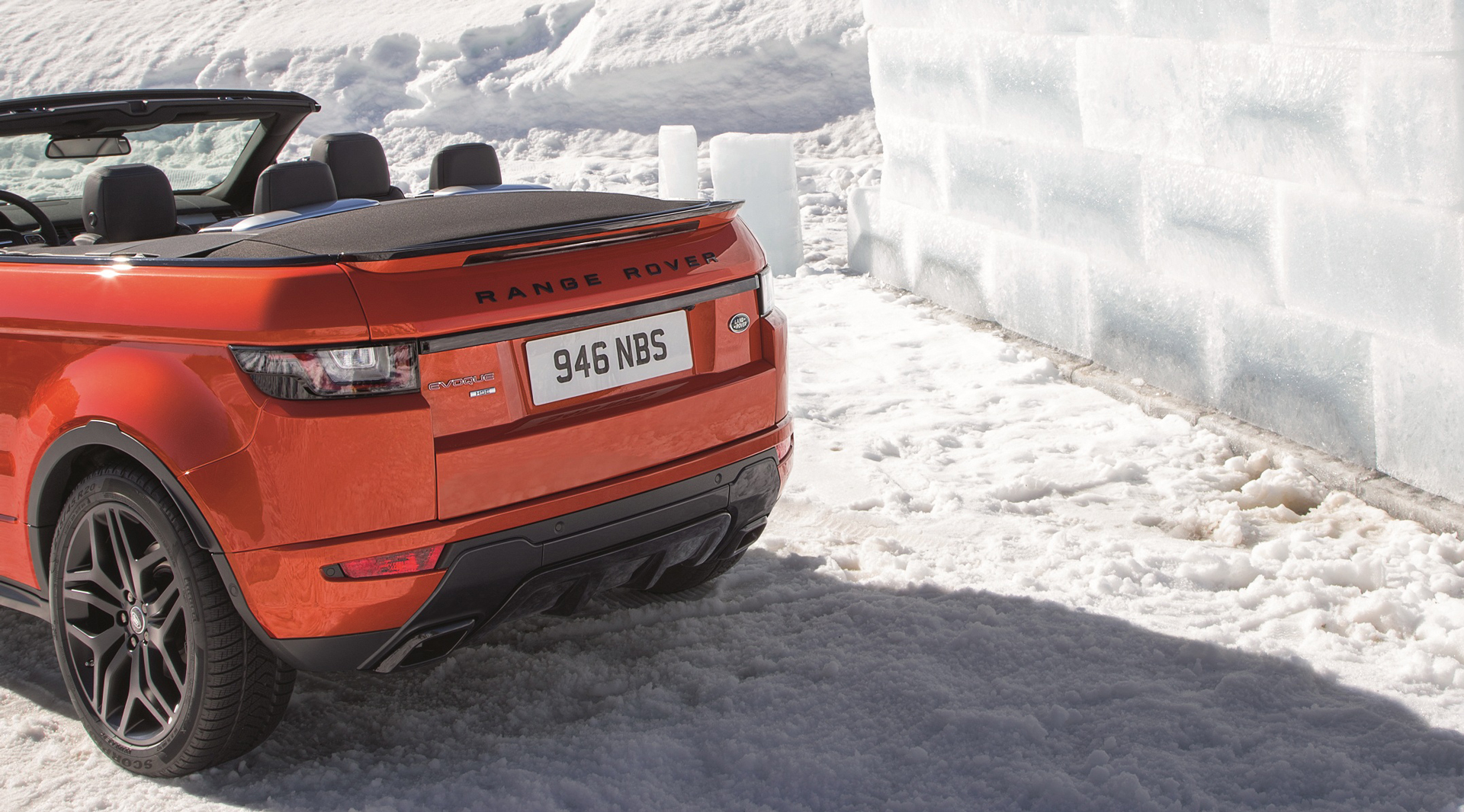 Land Rover Range Rover Evoque Convertible - rear compartment / coffre arrière - close / fermé 