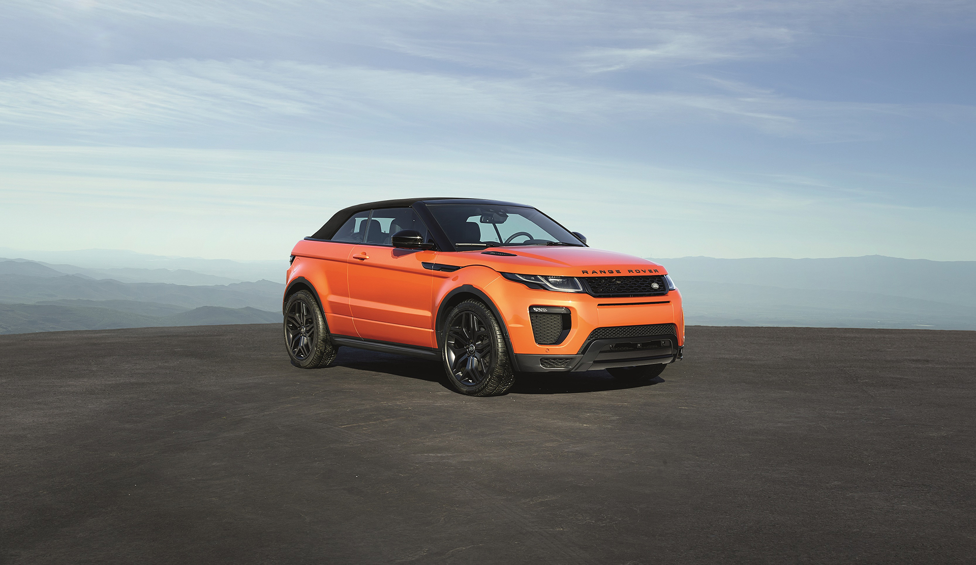 Land Rover Range Rover Evoque Convertible - profil avant / front side-face - close top / toit fermé