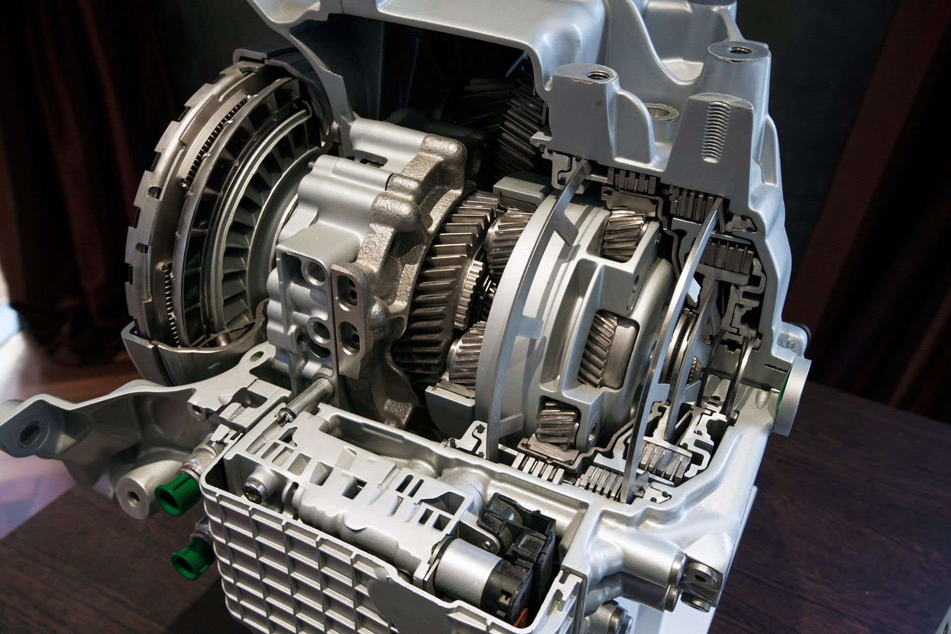 Land Rover - ZF 9-HP48 sectioned gearbox - Geneva 2013 - Photo via Wikipedia