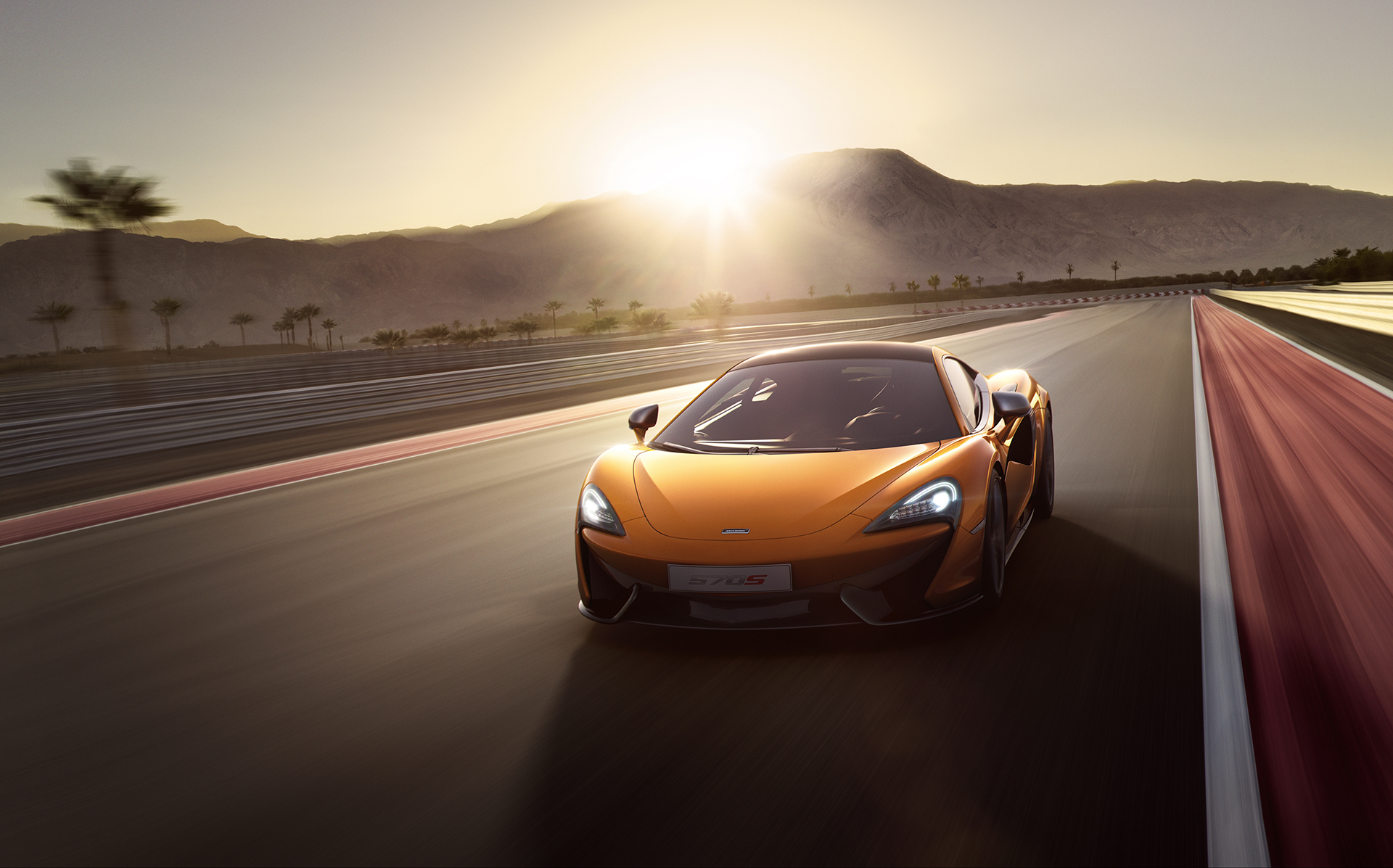 McLaren 570S Coupé - Orange - track / circuit