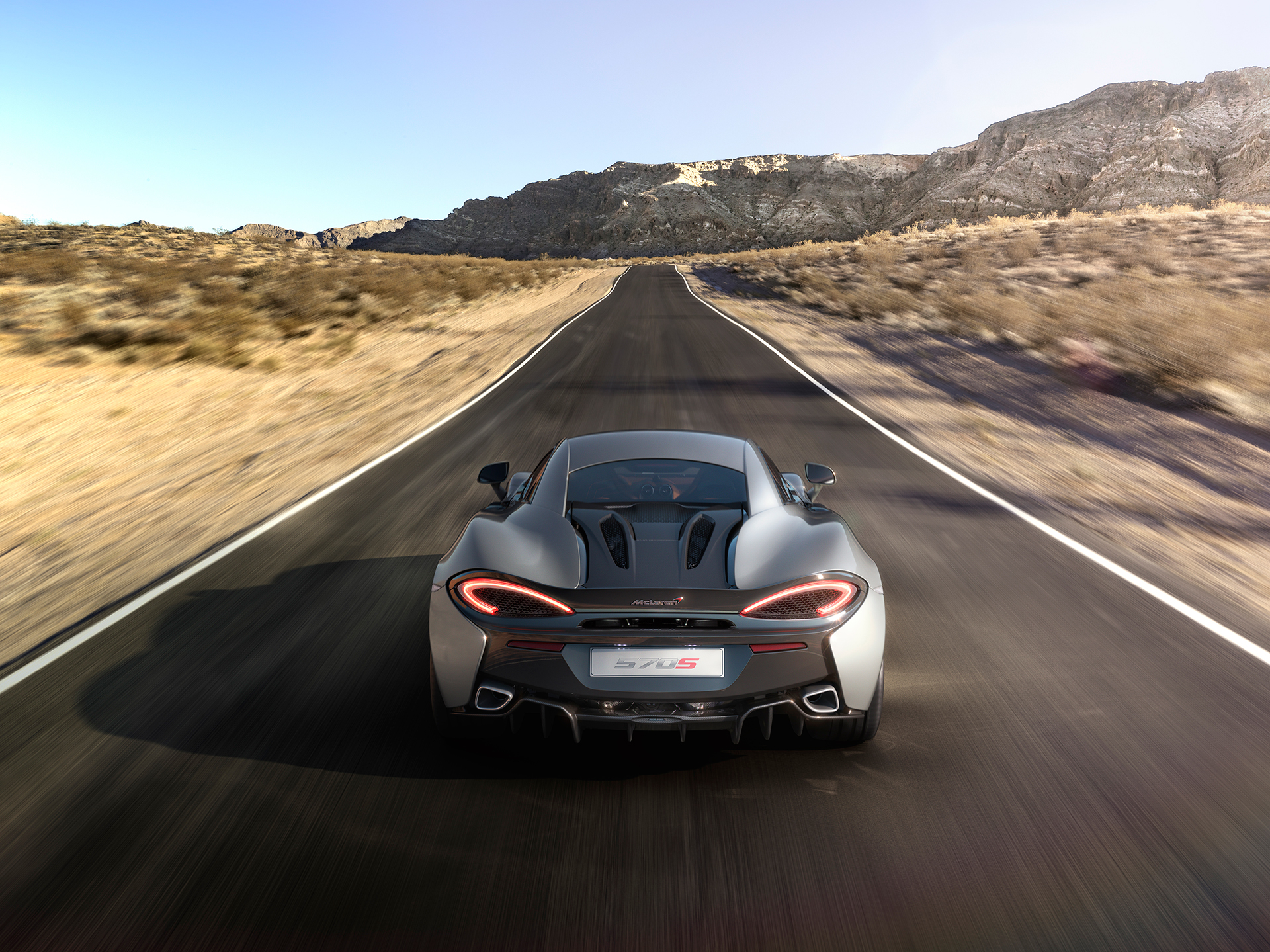 McLaren 570S Coupé - Blade Silver - road / route