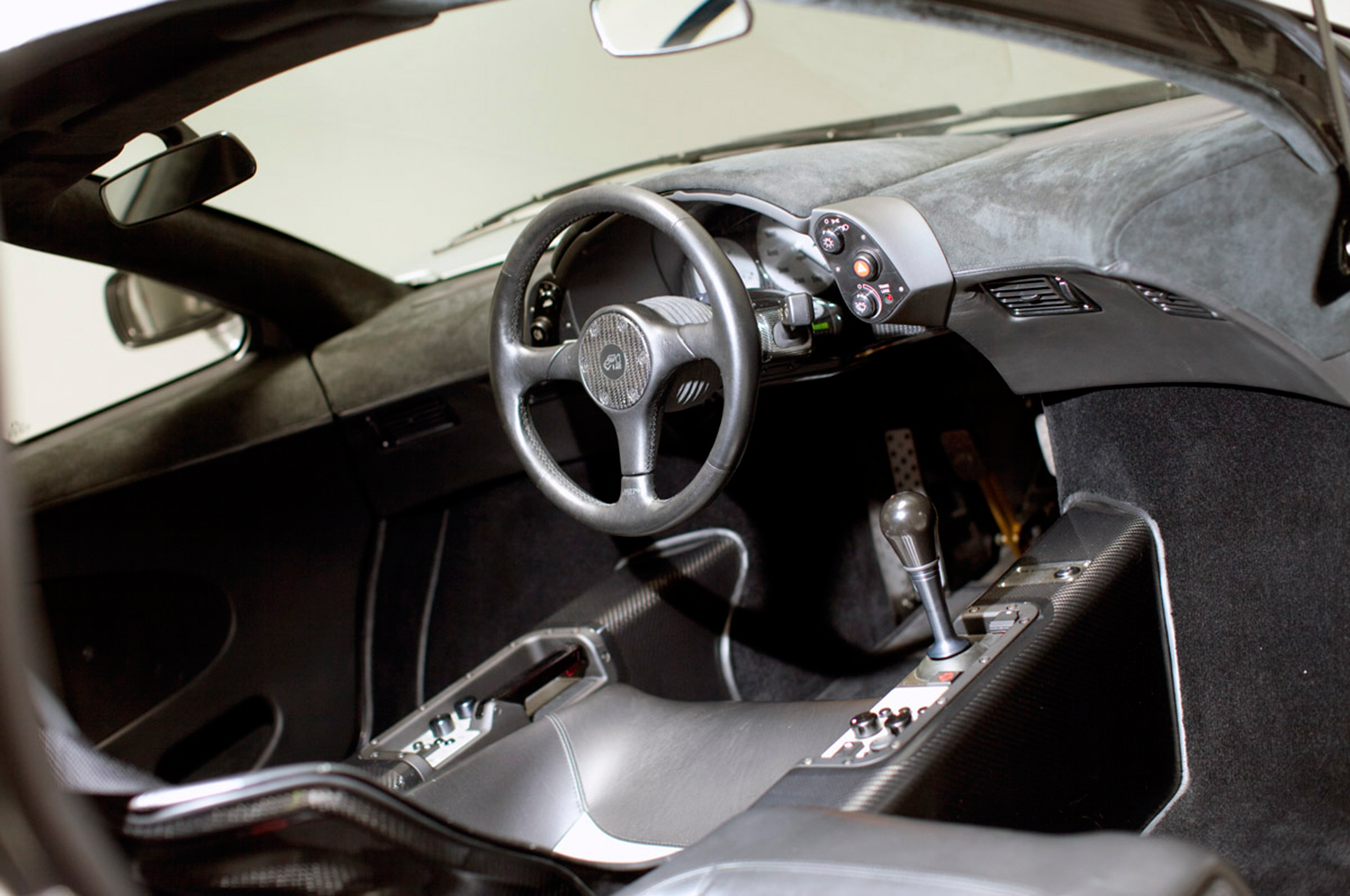 McLaren F1 - interior / intérieur