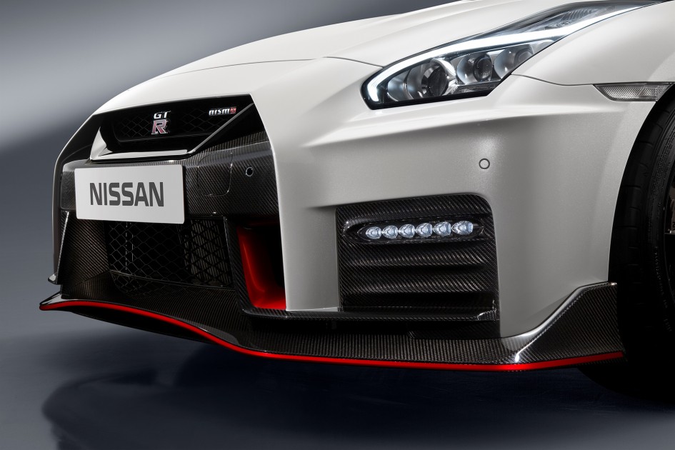 Nissan 2017 GT-R Nismo - 2016 - front light / optique avant