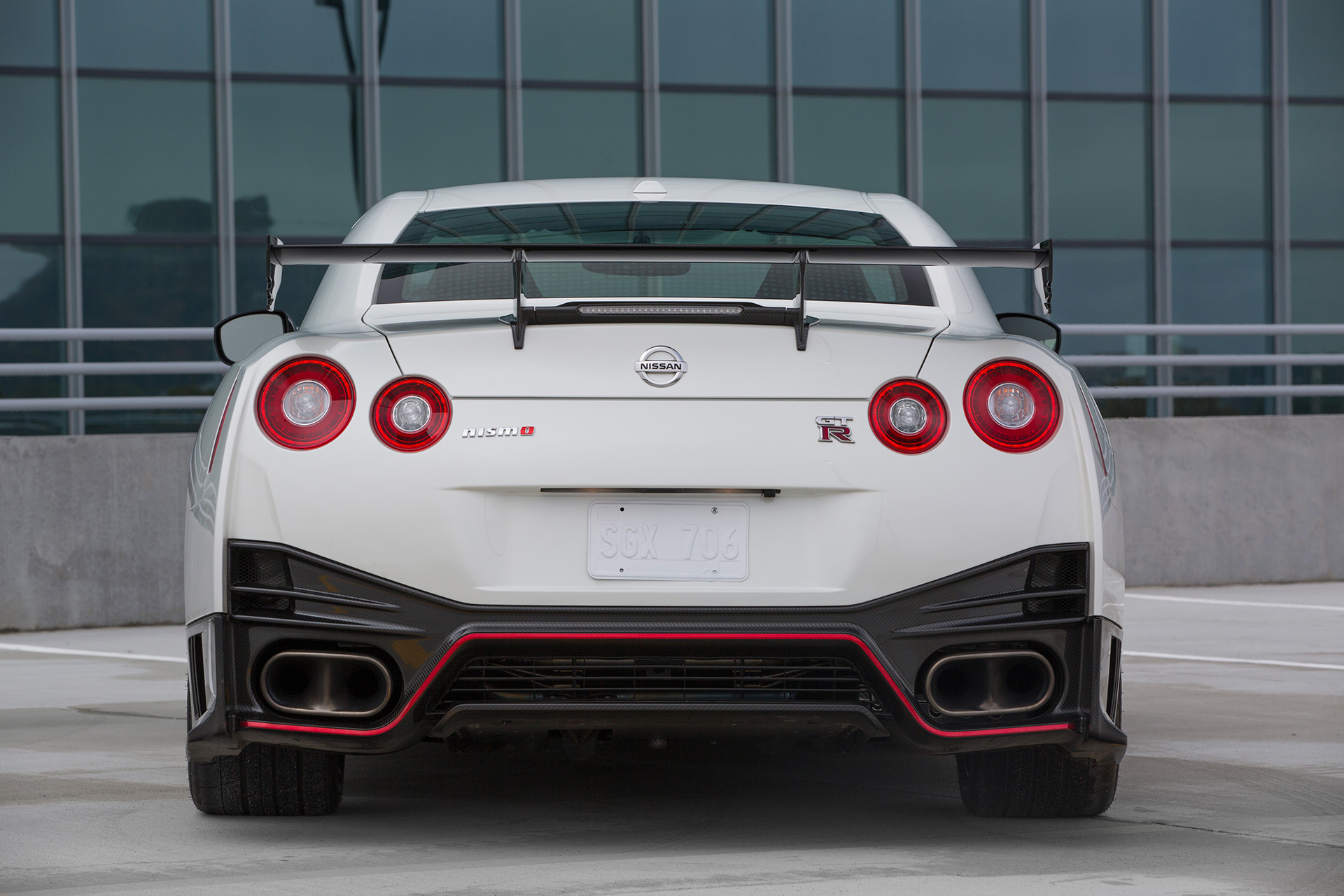 Nissan GT-R NISMO 2015 - face arrière / rear