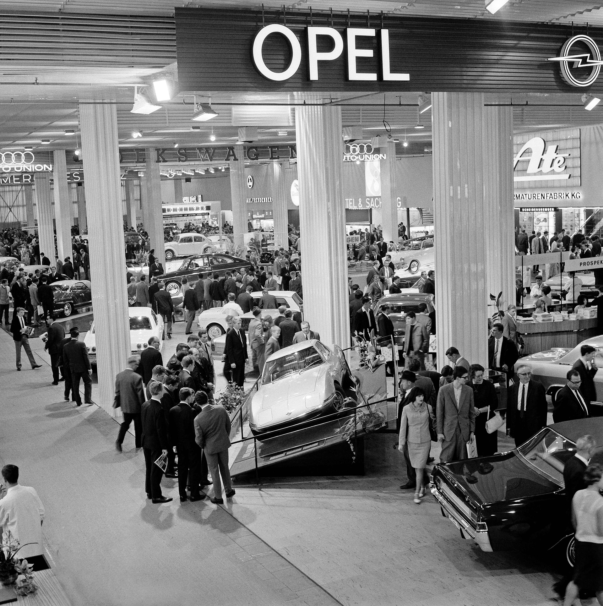 Opel Experimental GT - 1965 - Frankfurt motor show - Image GM Company.