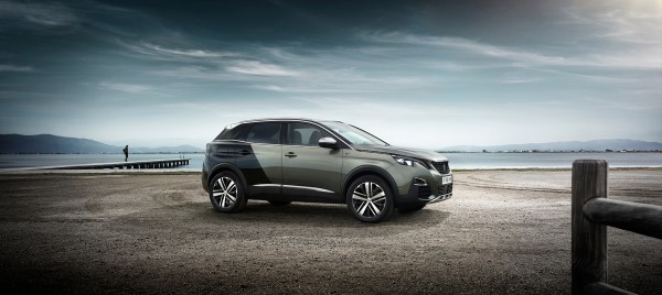 Peugeot 3008 - GT - 2016 - profil / side-face - plage / beach