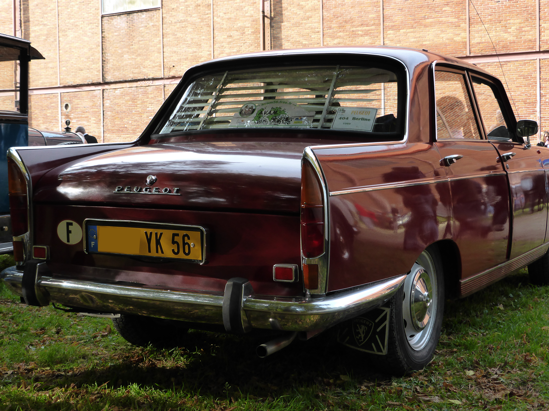 Peugeut 404 arrière - Lorient 2015 - photo ELJ - DESIGNMOTEUR