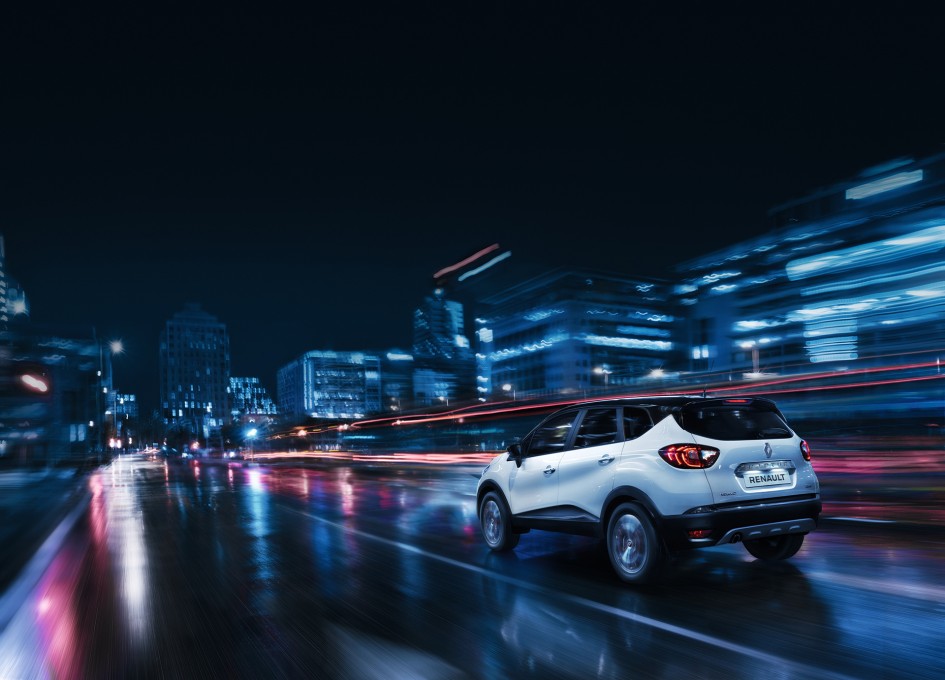 Renault Kaptur - 2016 - night rear