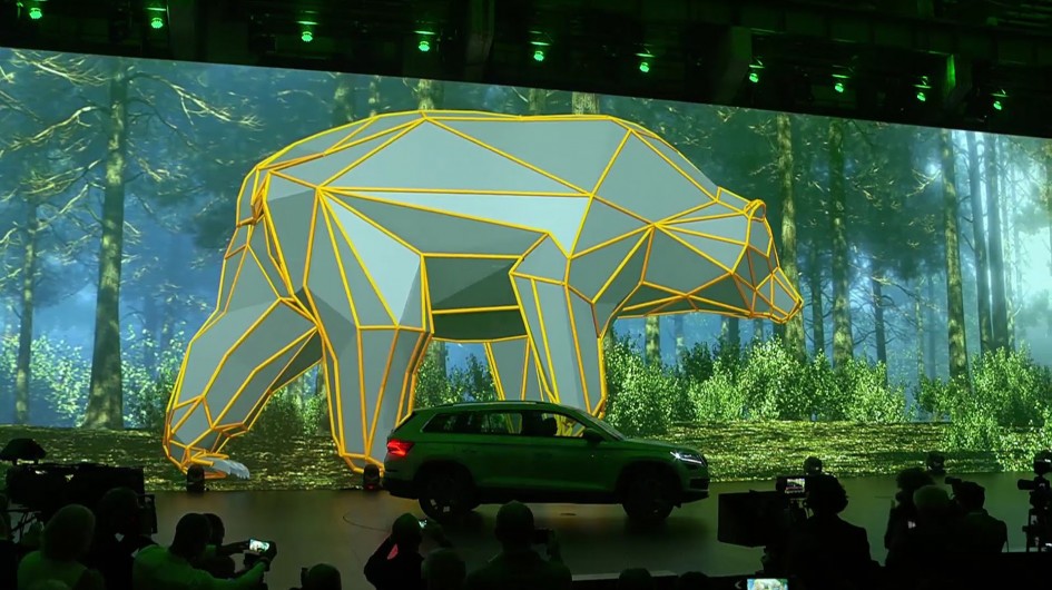 Skoda Kodiaq - 2016 - reveal conference - Bear background - photo