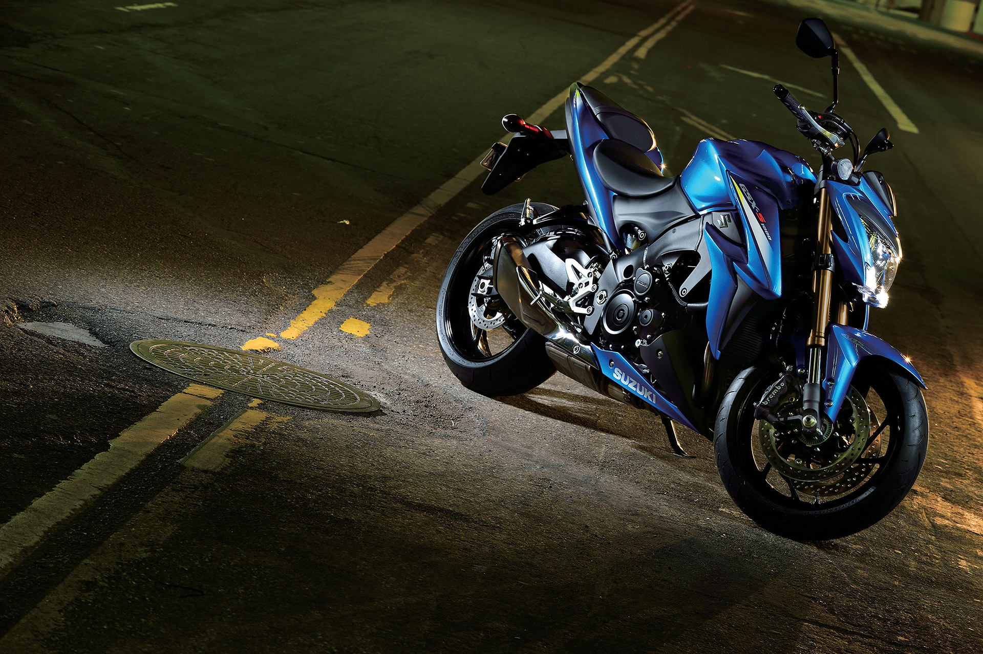 Suzuki GSX S1000 - side