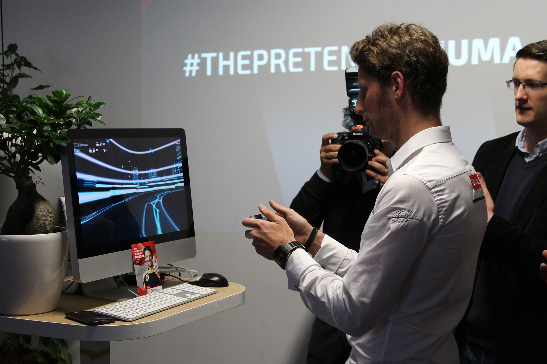 Romain Grosjean - Application ThePretender NUMA - Paris 2015 - Photo Arnaud