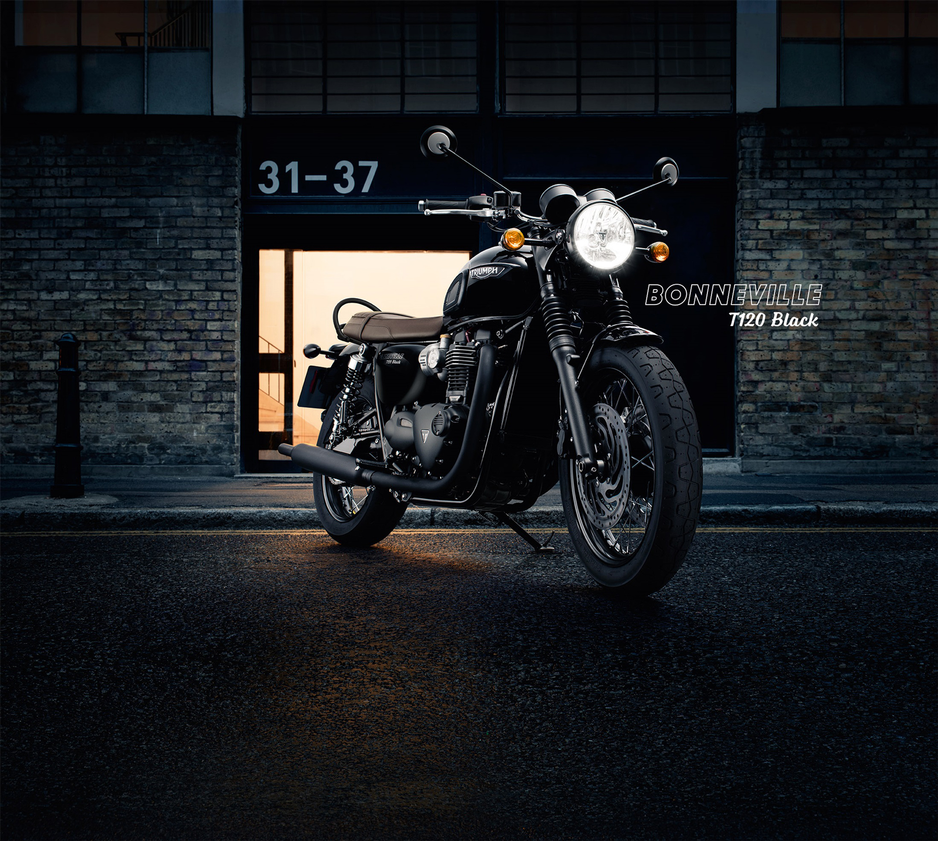 Triumph Bonneville T120 Black - 2016 - profil avant