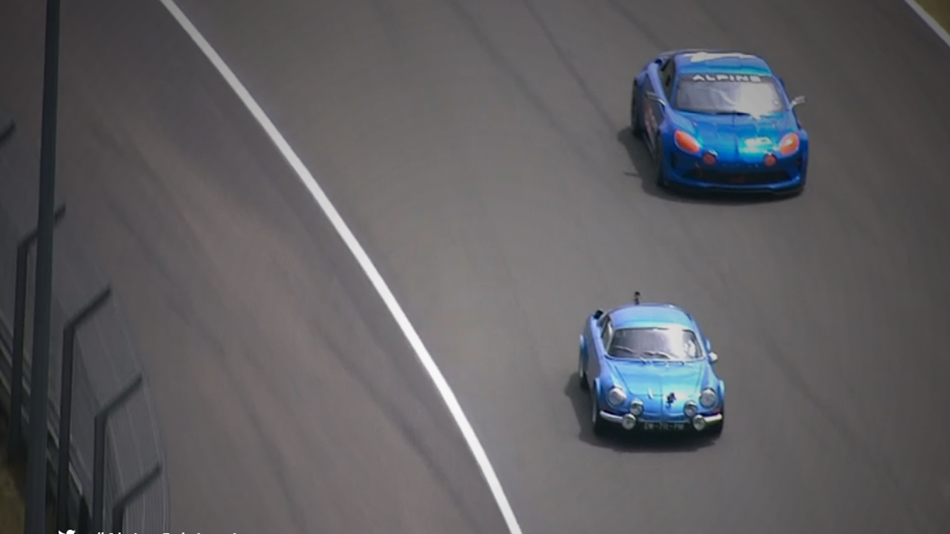 A110 et Alpine Célébration Concept, sur le circuit des 24 Heures du Mans