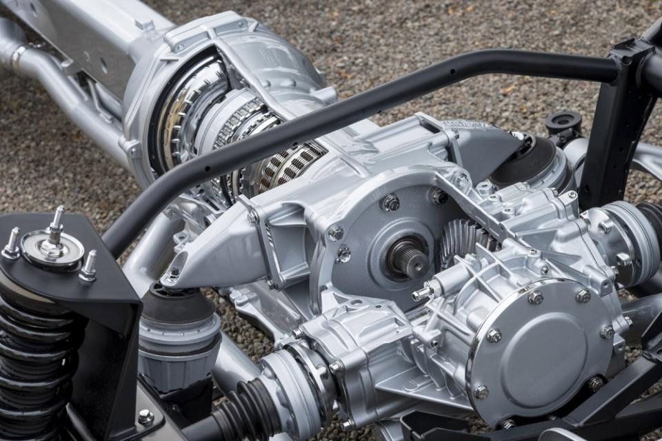 Aston Martin - gearbox ZF