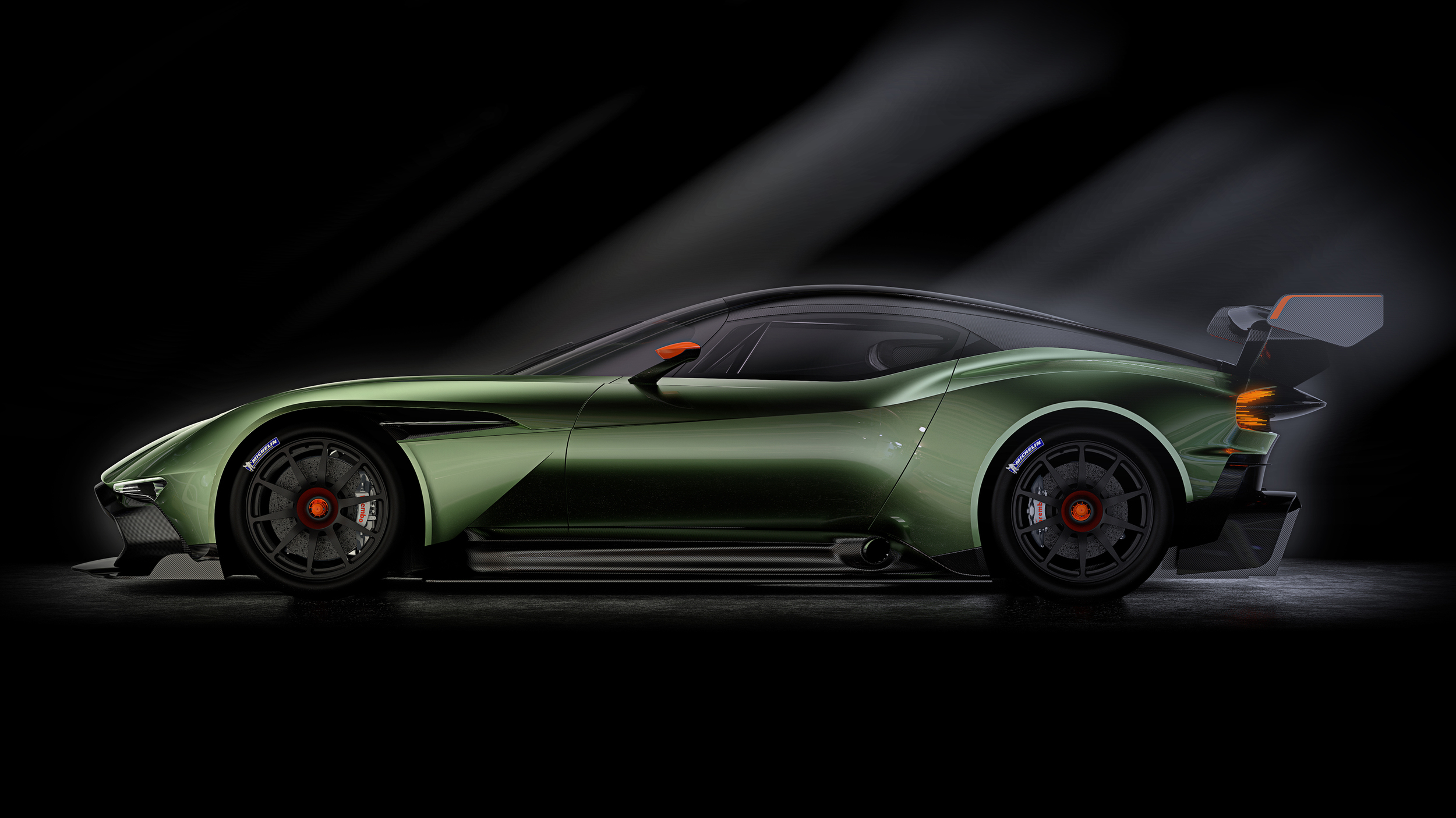 Aston Martin Vulcan - profil